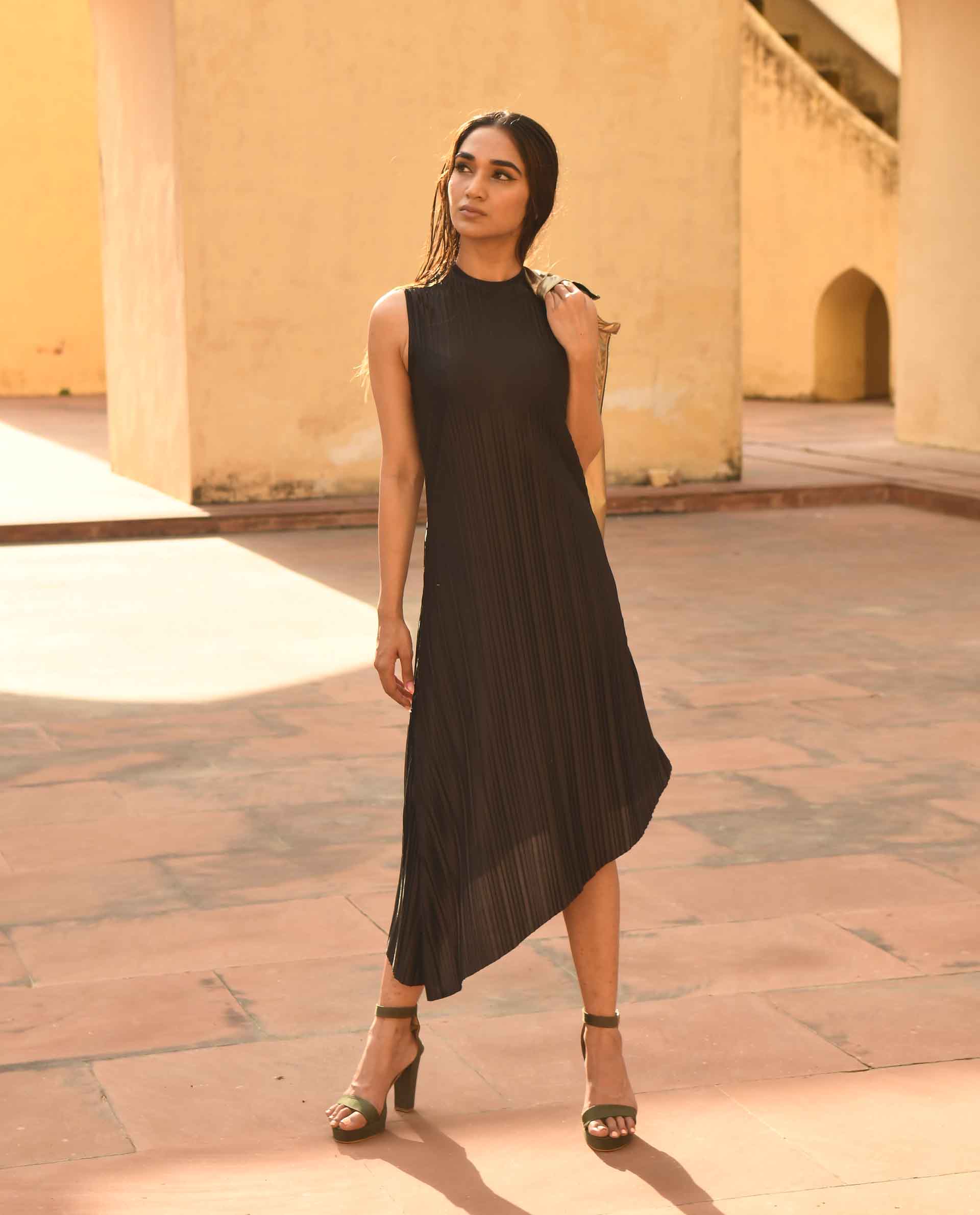 Rareism Women Aloof Black Round Neck Sleeveless Asymmetric Hem Knee Length Dress