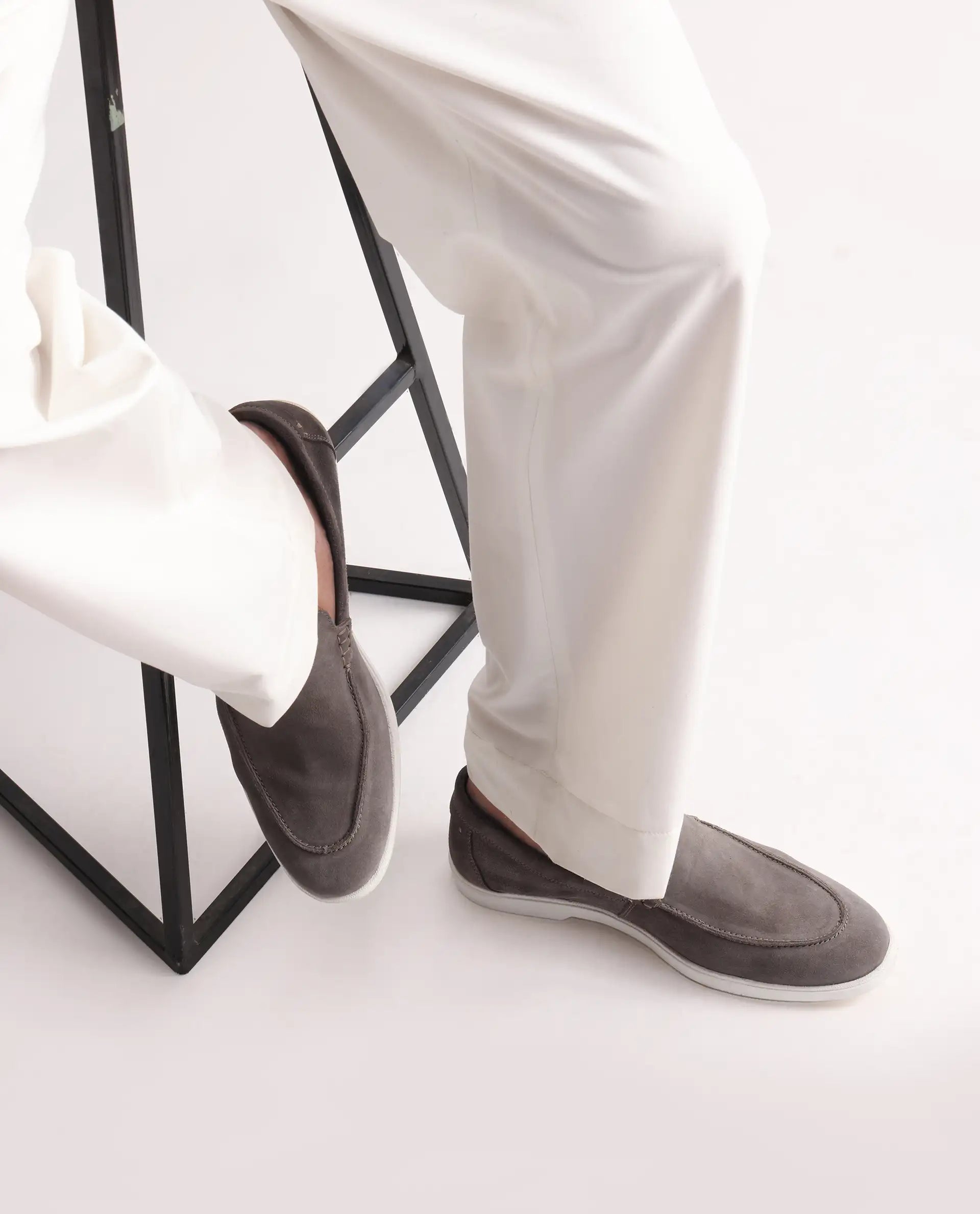 Rare Rabbit Men Velour Fawn Suede Leather Slip-On Closure Loafer