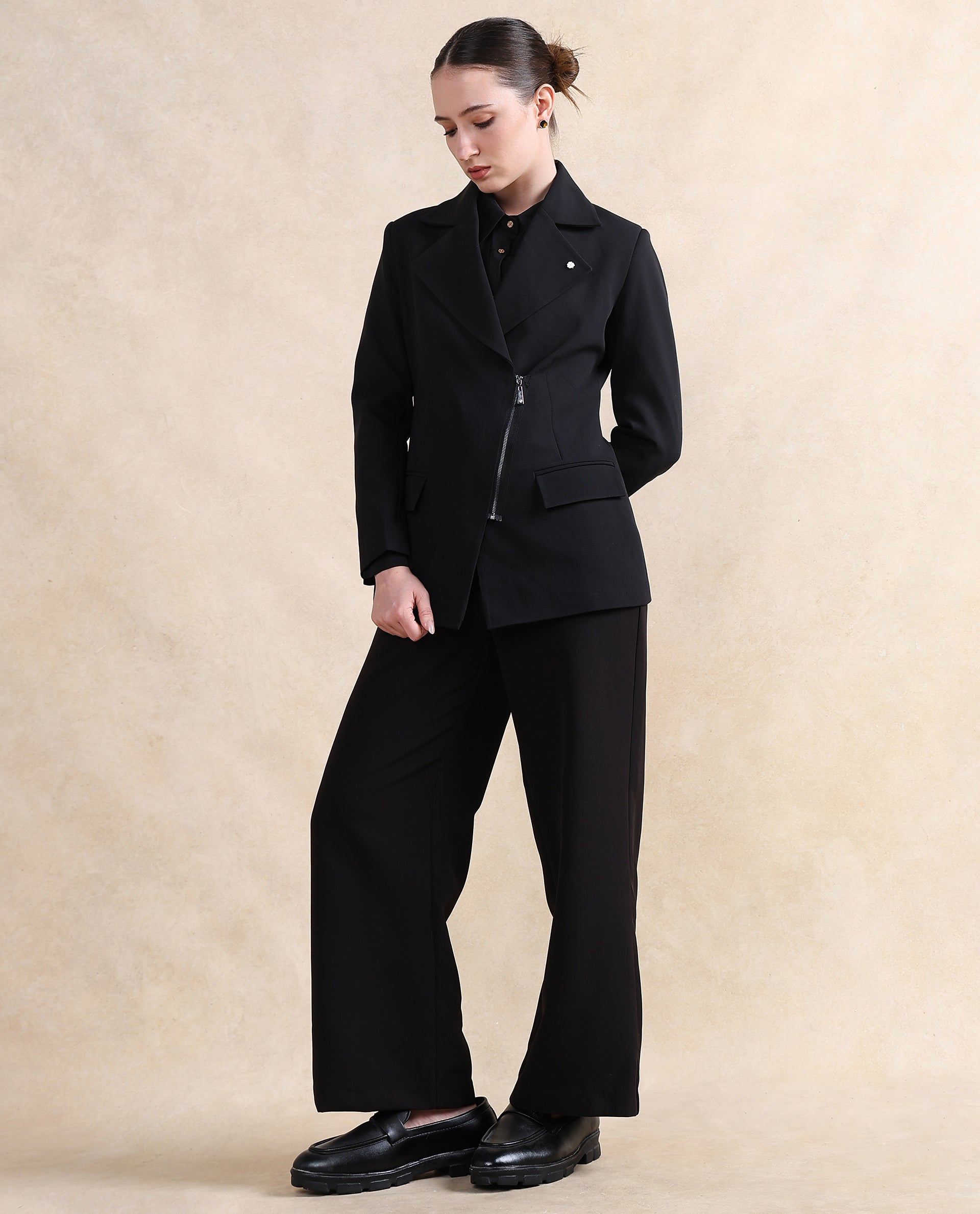 Rareism Women Versto Black Full Sleeve Lapel Neck Zipper Closure Plain Jacket