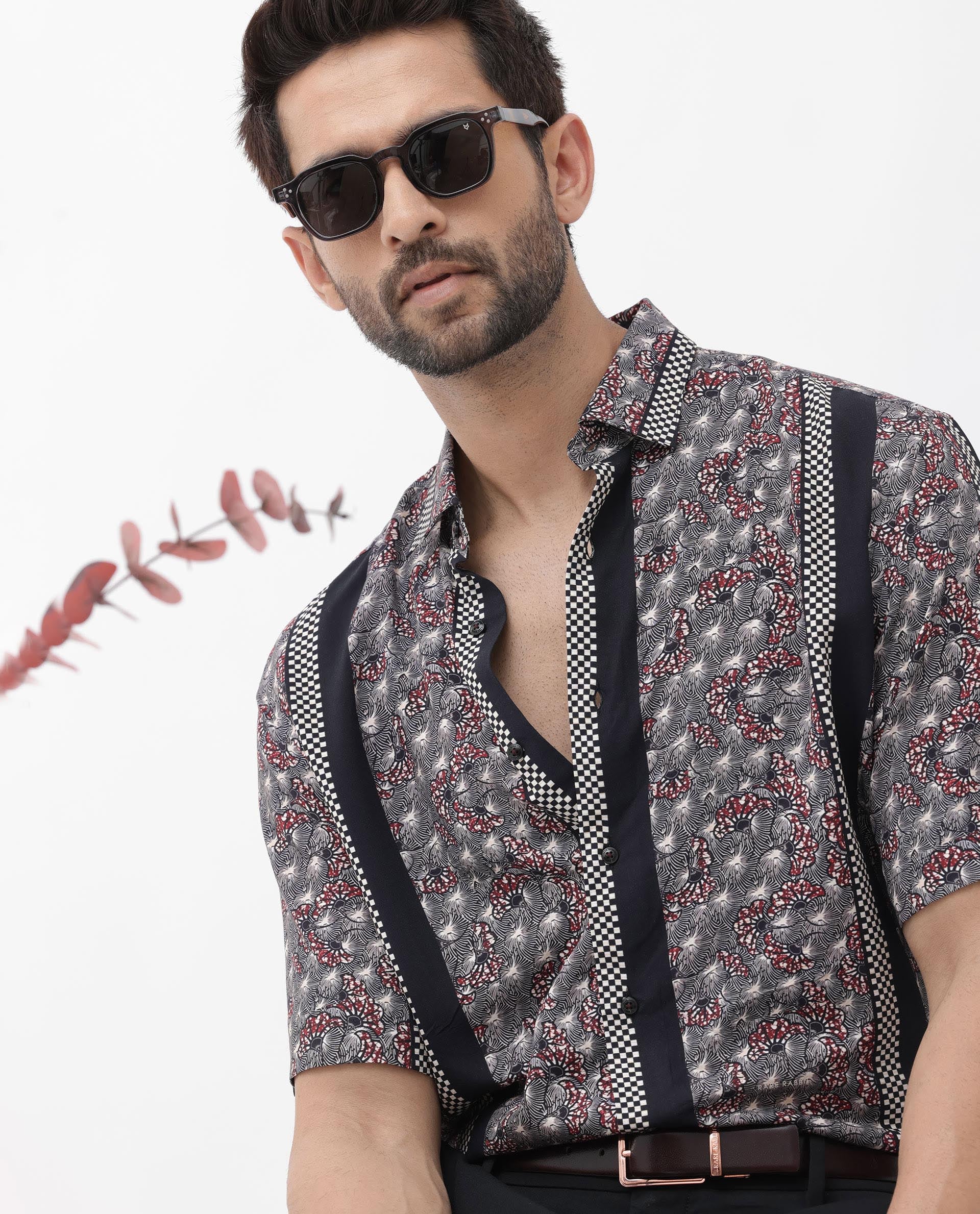 Rare Rabbit Mens Vestor Black Viscose Fabric Short Sleeve Boxy Fit Abstract Floral Print Shirt