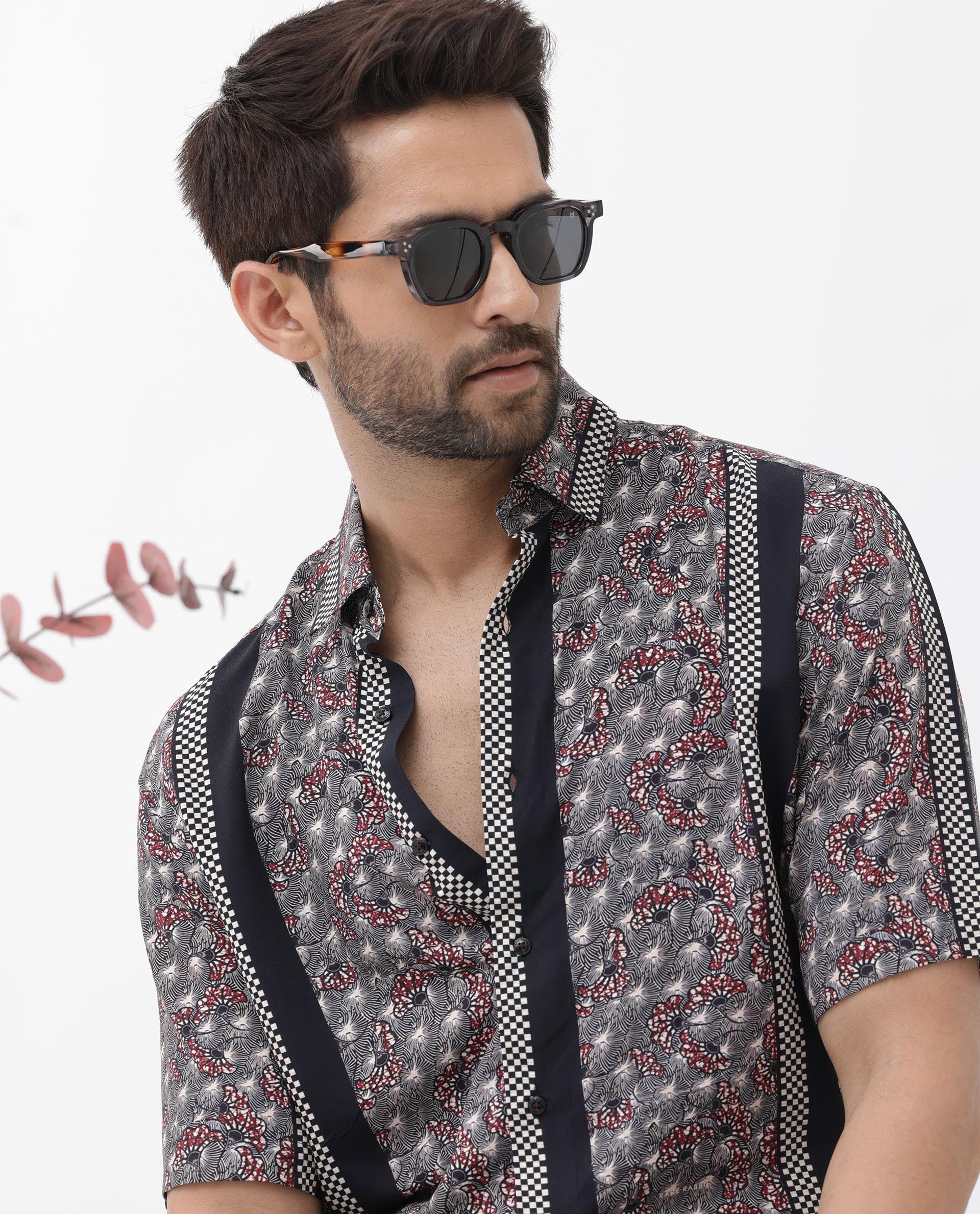 Rare Rabbit Mens Vestor Black Viscose Fabric Short Sleeve Boxy Fit Abstract Floral Print Shirt