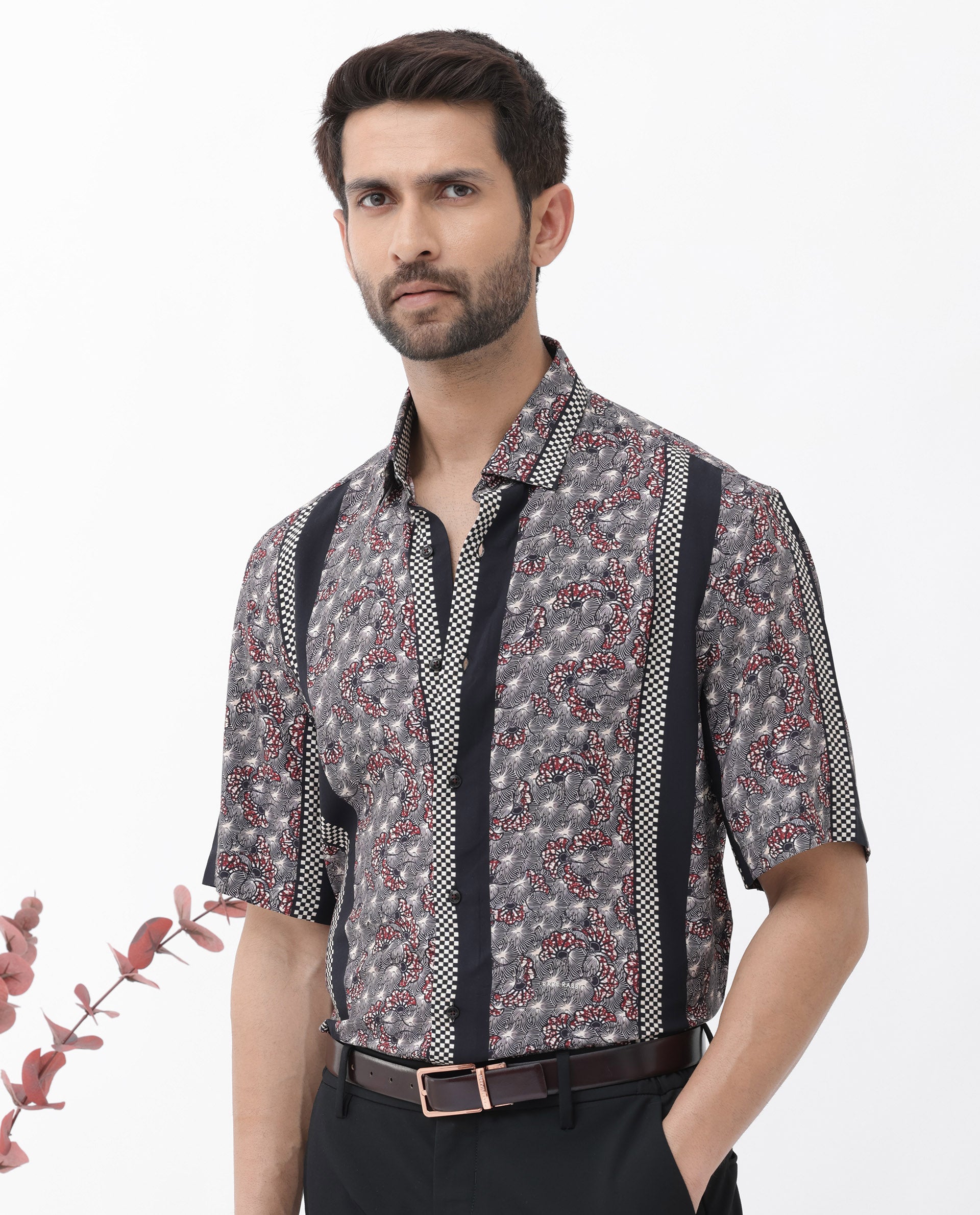 Rare Rabbit Mens Vestor Black Viscose Fabric Short Sleeve Boxy Fit Abstract Floral Print Shirt