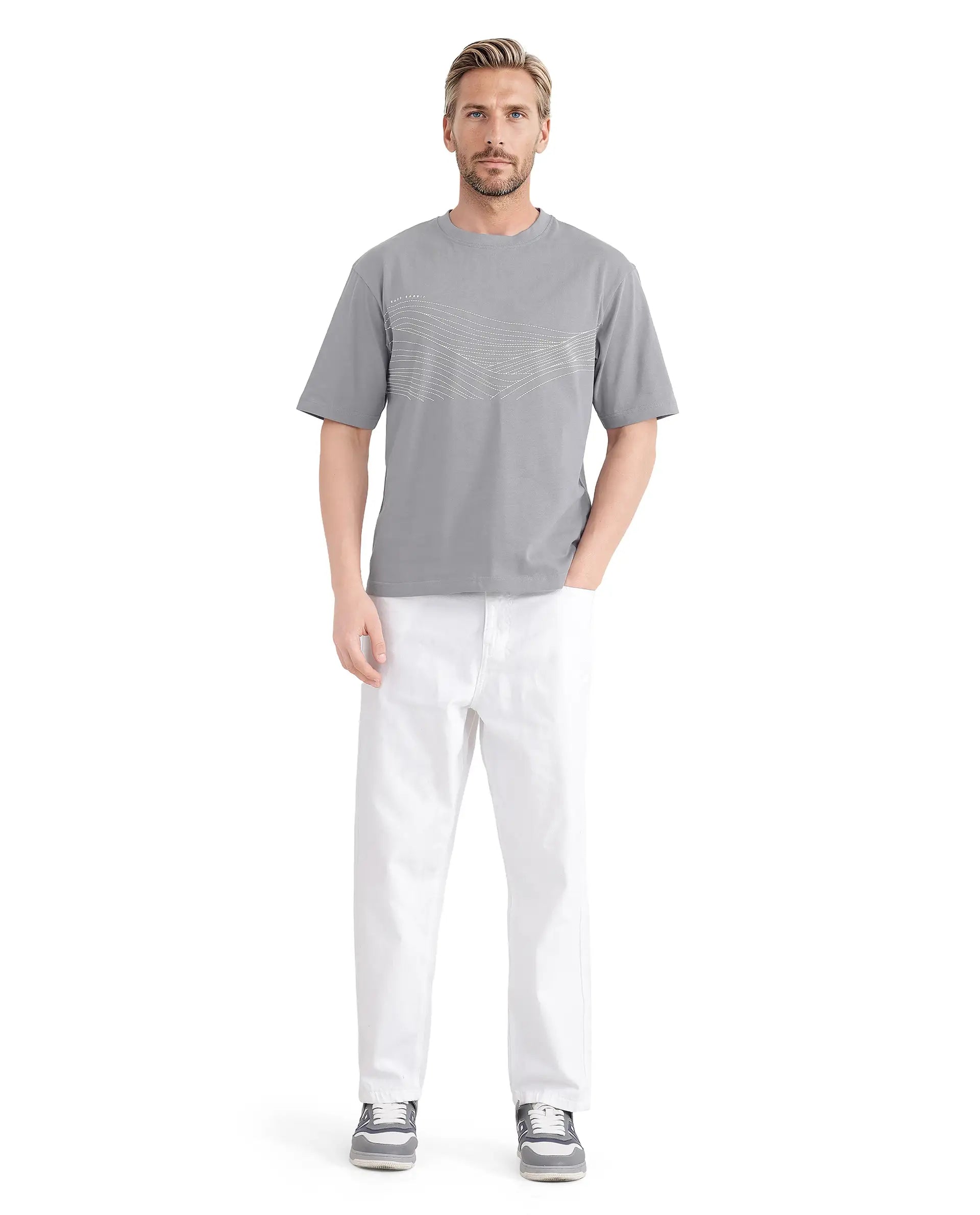 Rare Rabbit Men Vint Light Grey Cotton Fabric Short Sleeve Crew Neck Qlo Fit Hd Print T-Shirt