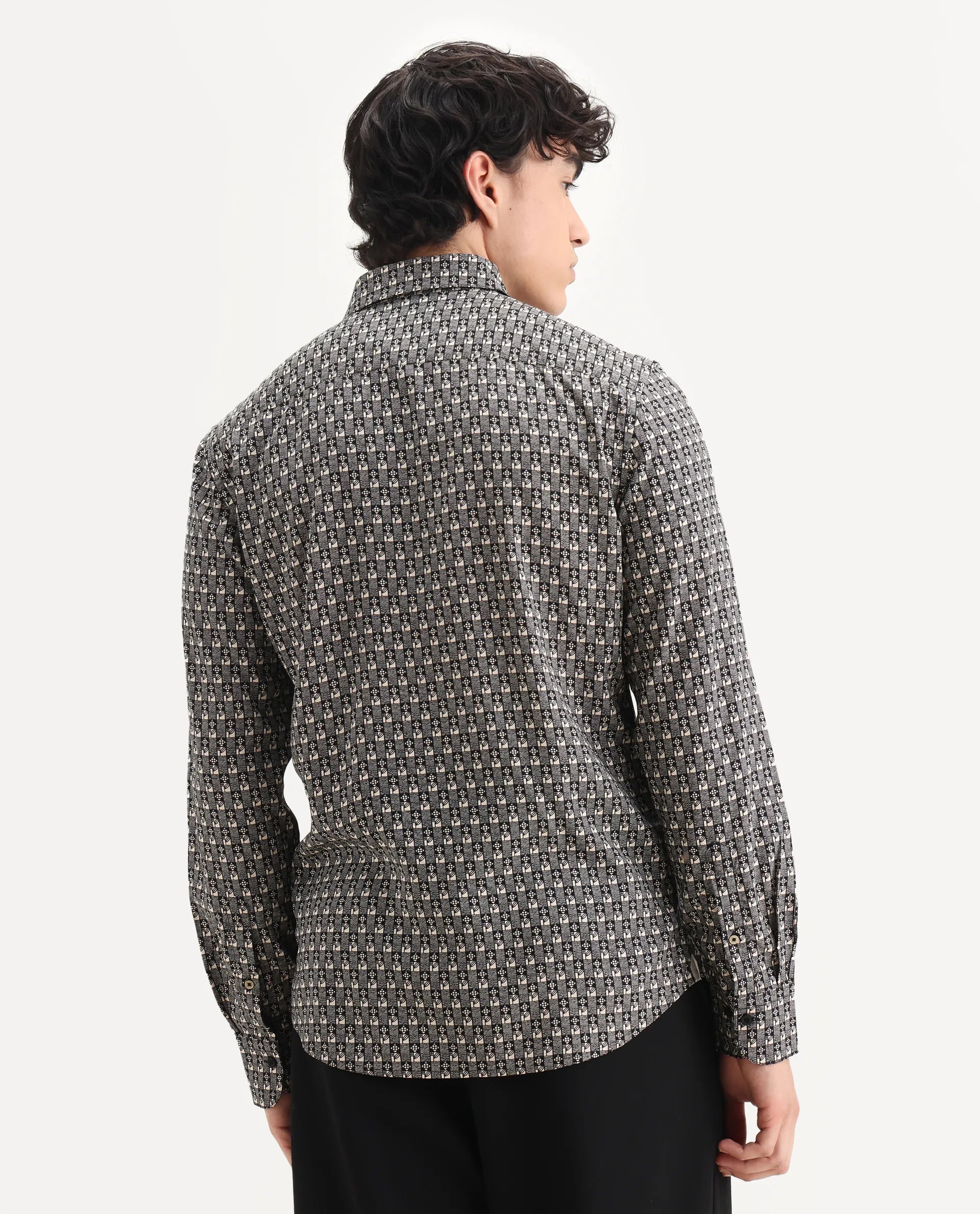 Rare Rabbit Men's Vitry-25 Black Cotton Fabric Spread Collar Regular Fit Jacquard Shirt