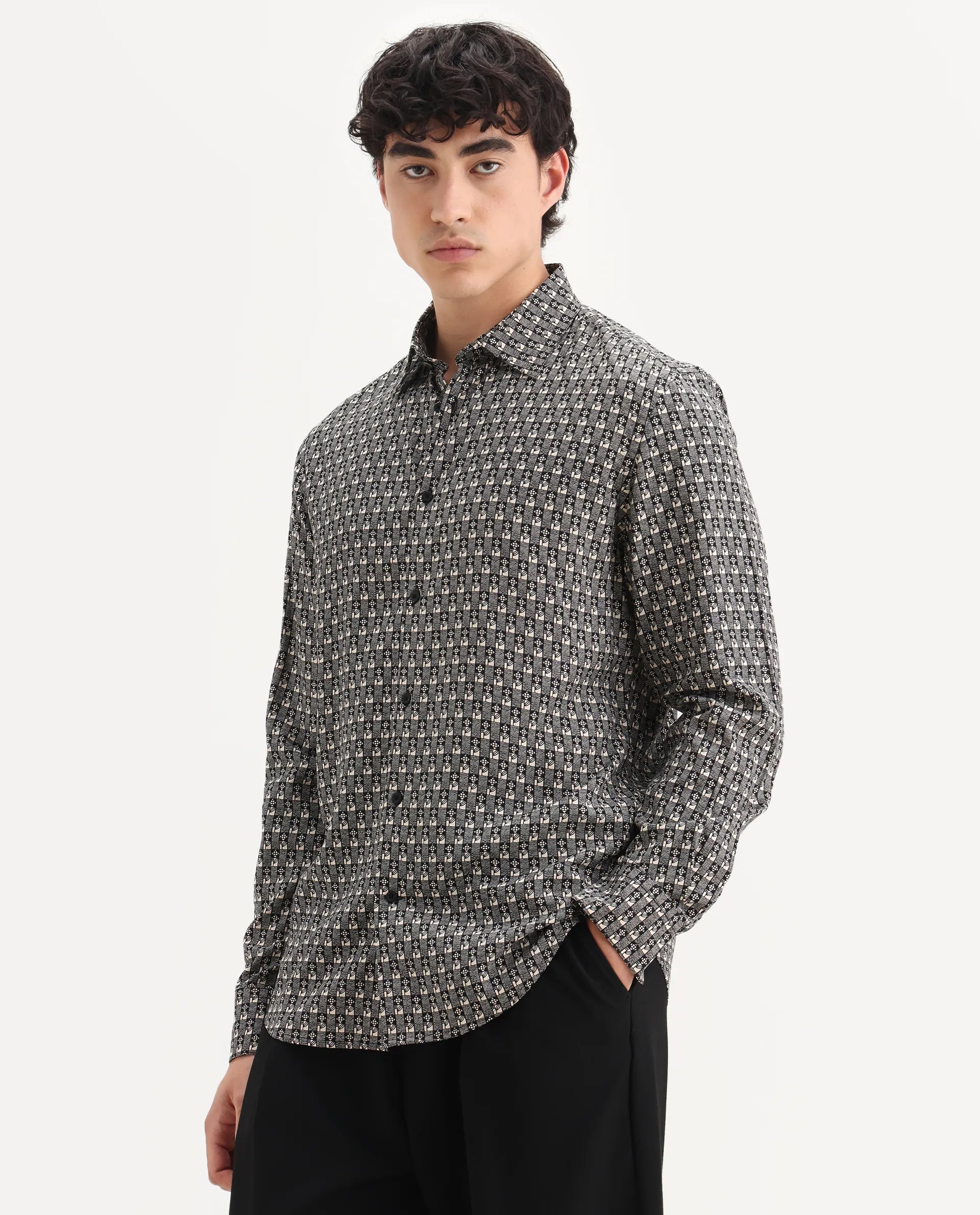 Rare Rabbit Men's Vitry-25 Black Cotton Fabric Spread Collar Regular Fit Jacquard Shirt