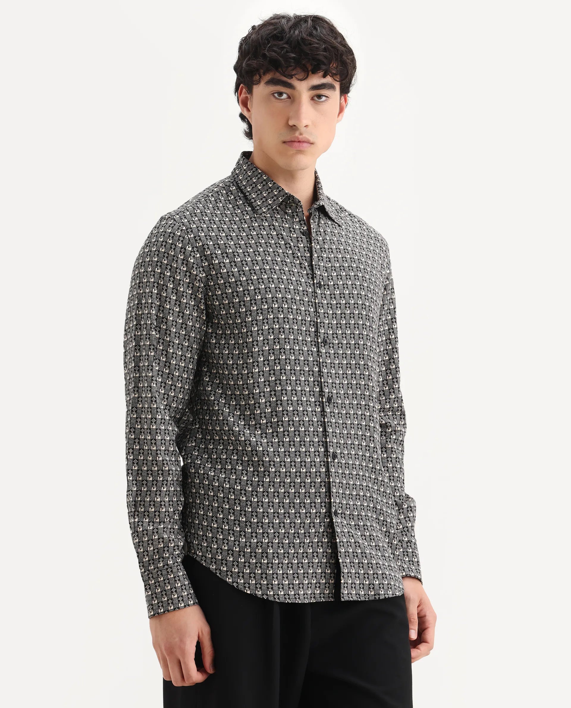 Rare Rabbit Men's Vitry-25 Black Cotton Fabric Spread Collar Regular Fit Jacquard Shirt