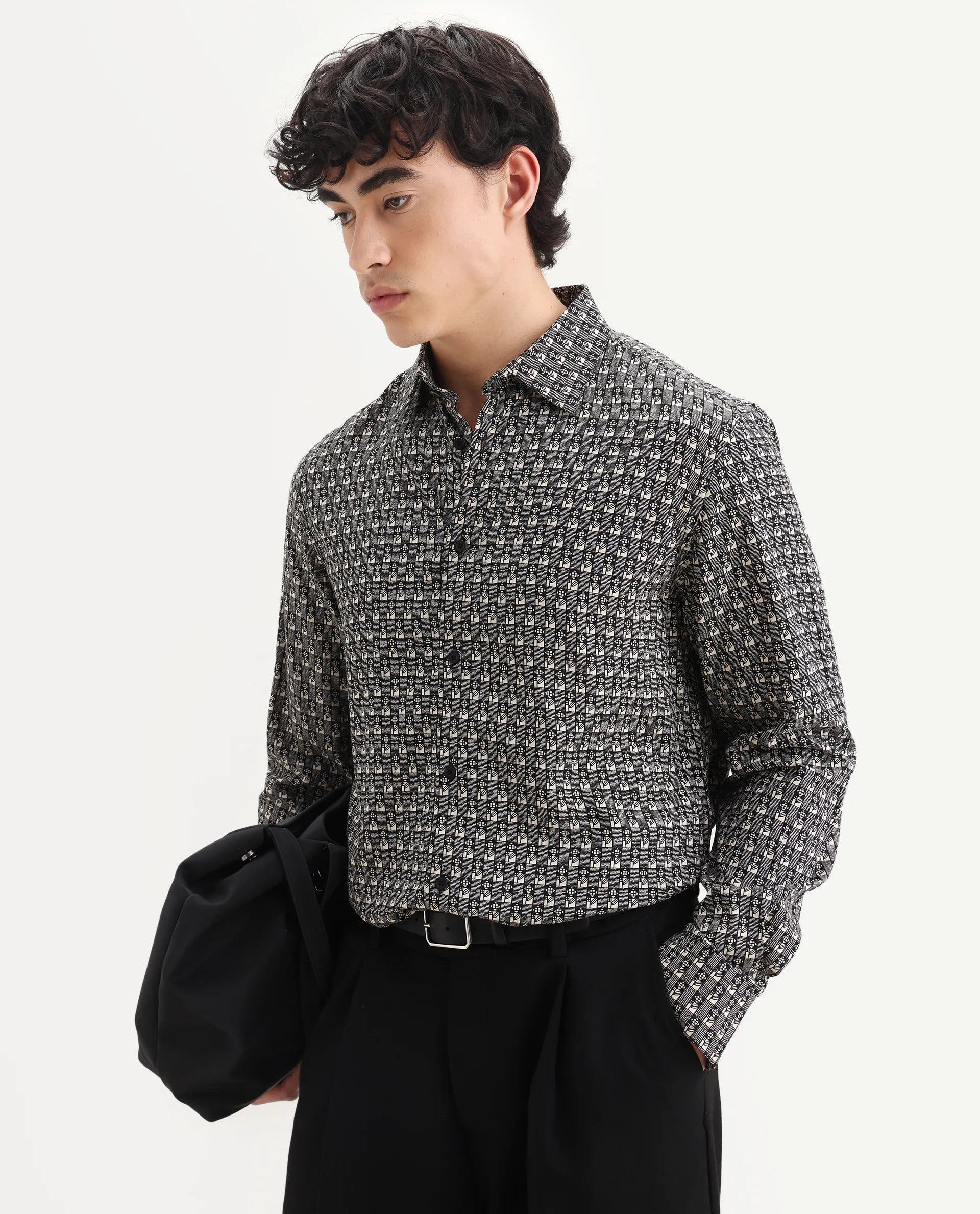 Rare Rabbit Men's Vitry-25 Black Cotton Fabric Spread Collar Regular Fit Jacquard Shirt