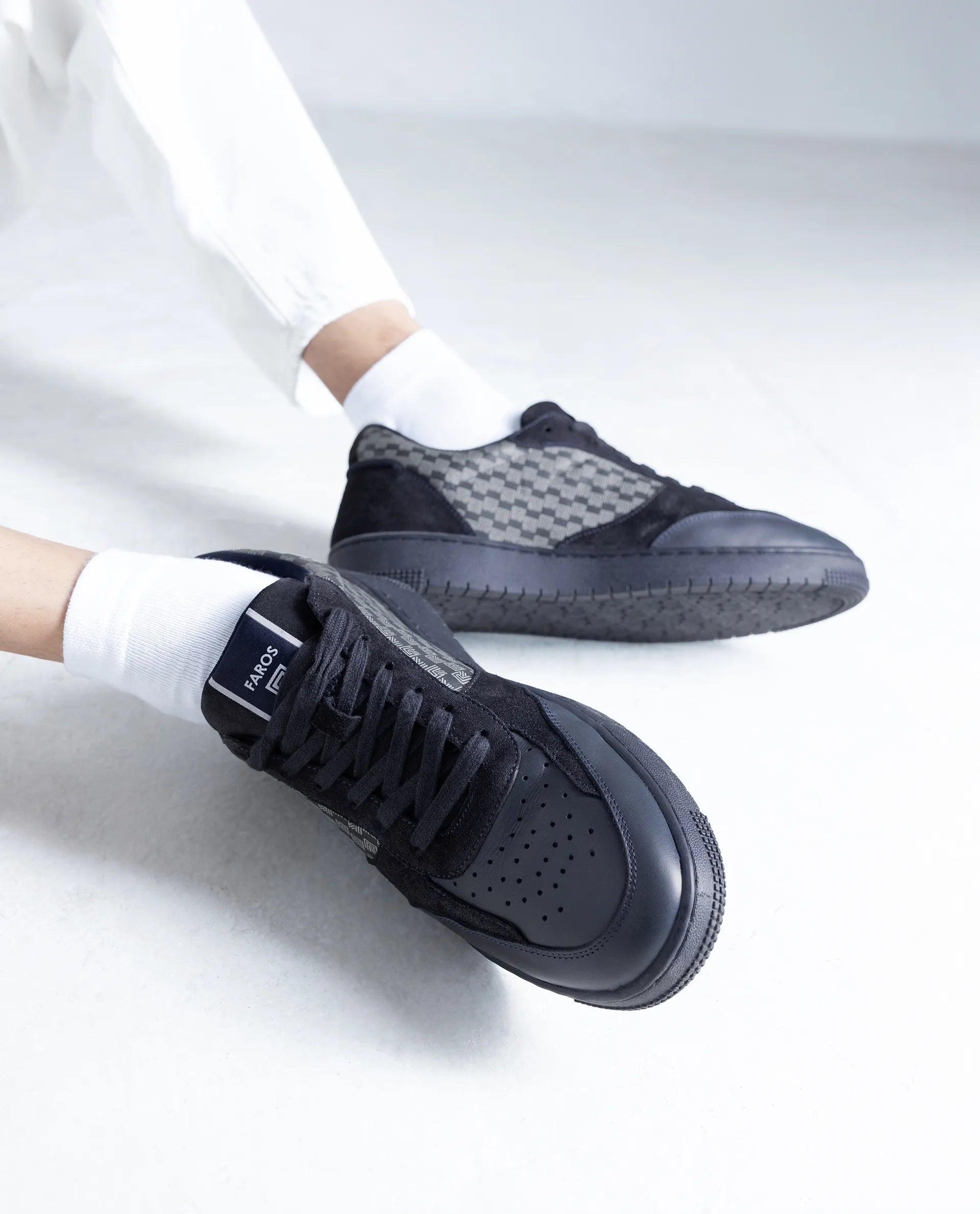 Rare Rabbir Men's Voltro Navy Genuine Leather And Suede Faros "R" Monogram Low-Top Lace-Up Sneaker Shoes