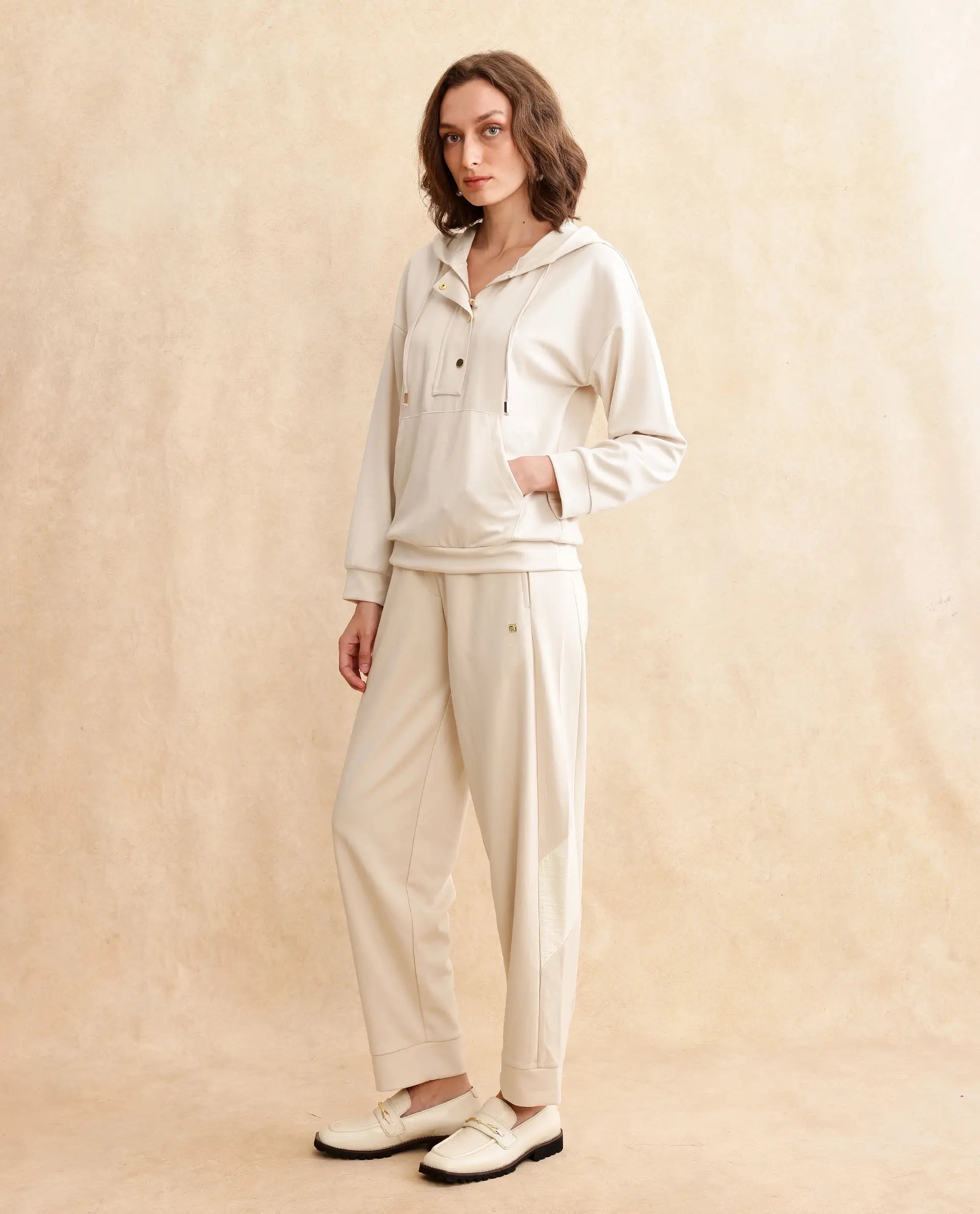 Rareism Women Yalova Primary Off White Full Sleeve Sweatshirt