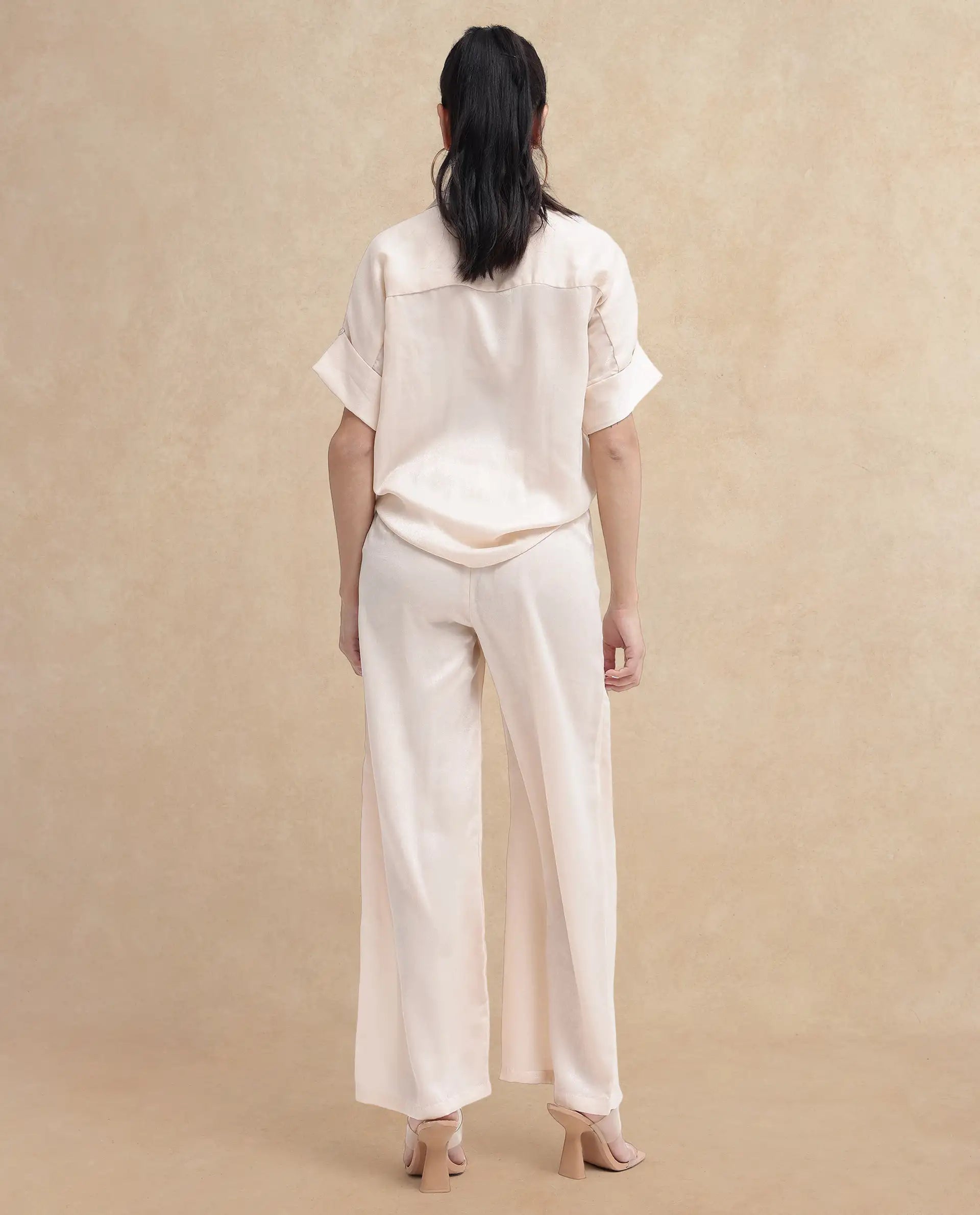 Rareism Women Yamato-B Light Beige Wide Fit Plain Ankle Length Trouser