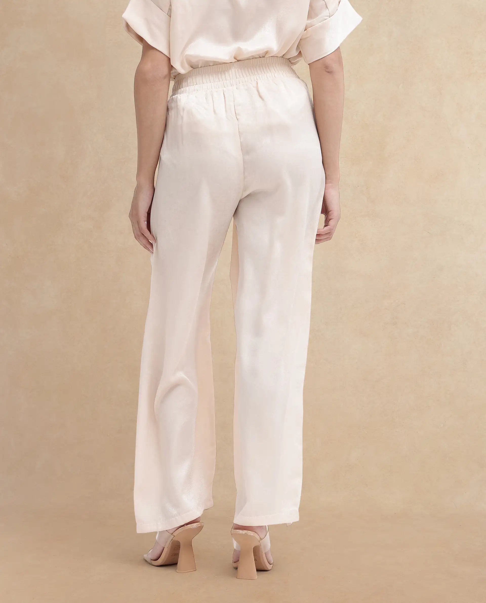 Rareism Women Yamato-B Light Beige Wide Fit Plain Ankle Length Trouser