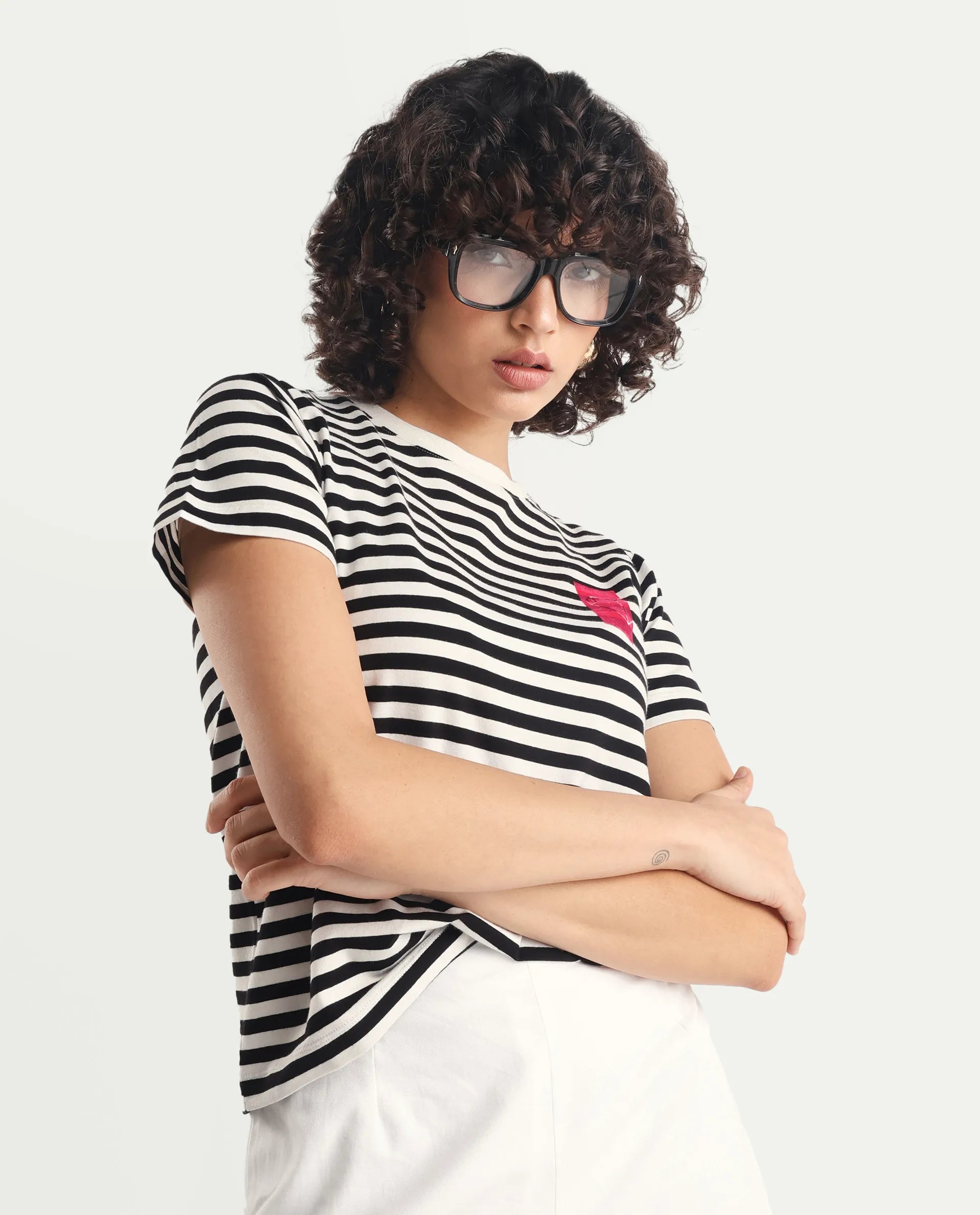 Rareism Women's Yaro Black Cotton Blend Crew Neck Graphic Print Regular Fit T-Shirt