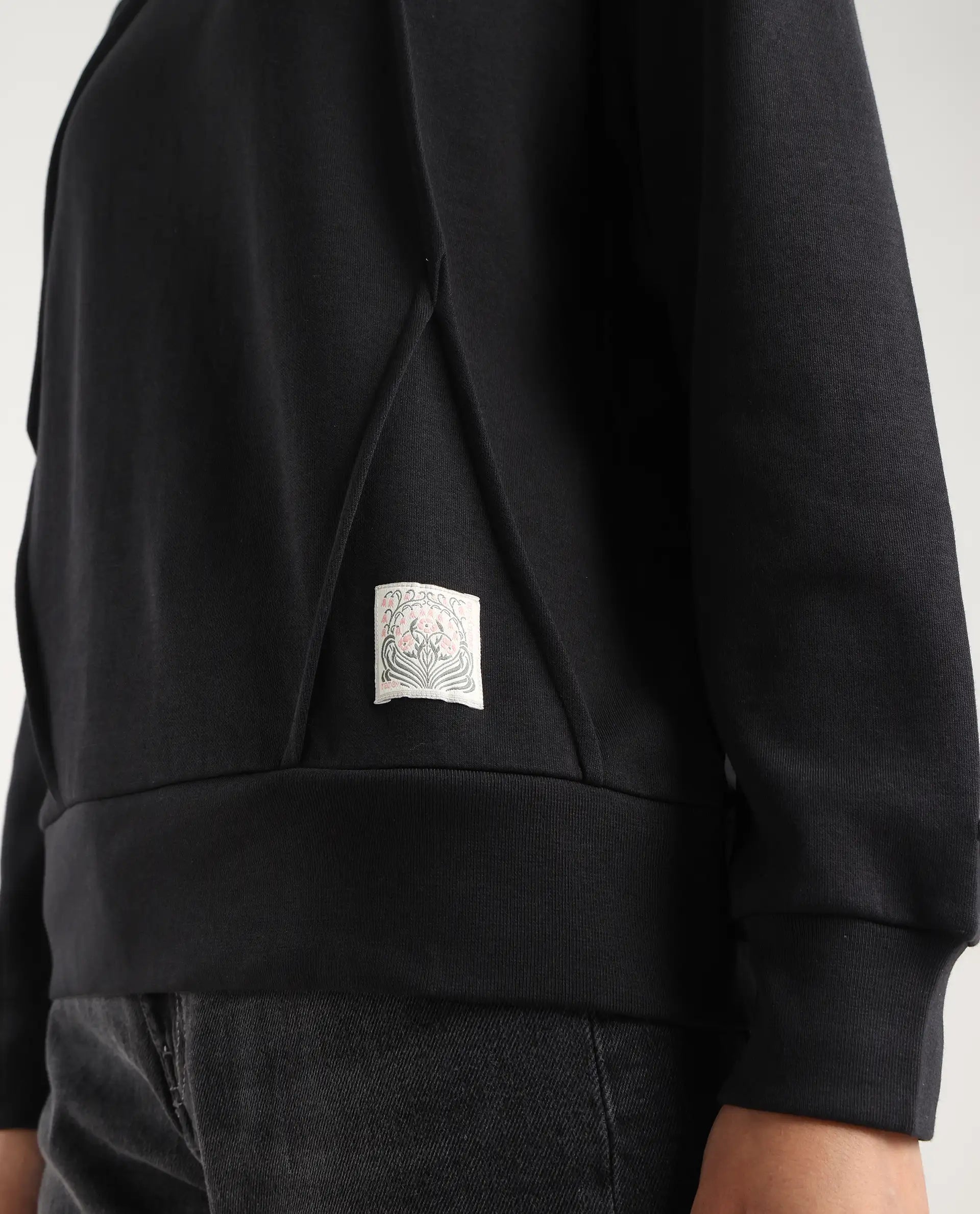 Rareism Women's Yello Black Cotton Blend Crew Neck Plain Relaxed Fit Sweatshirt