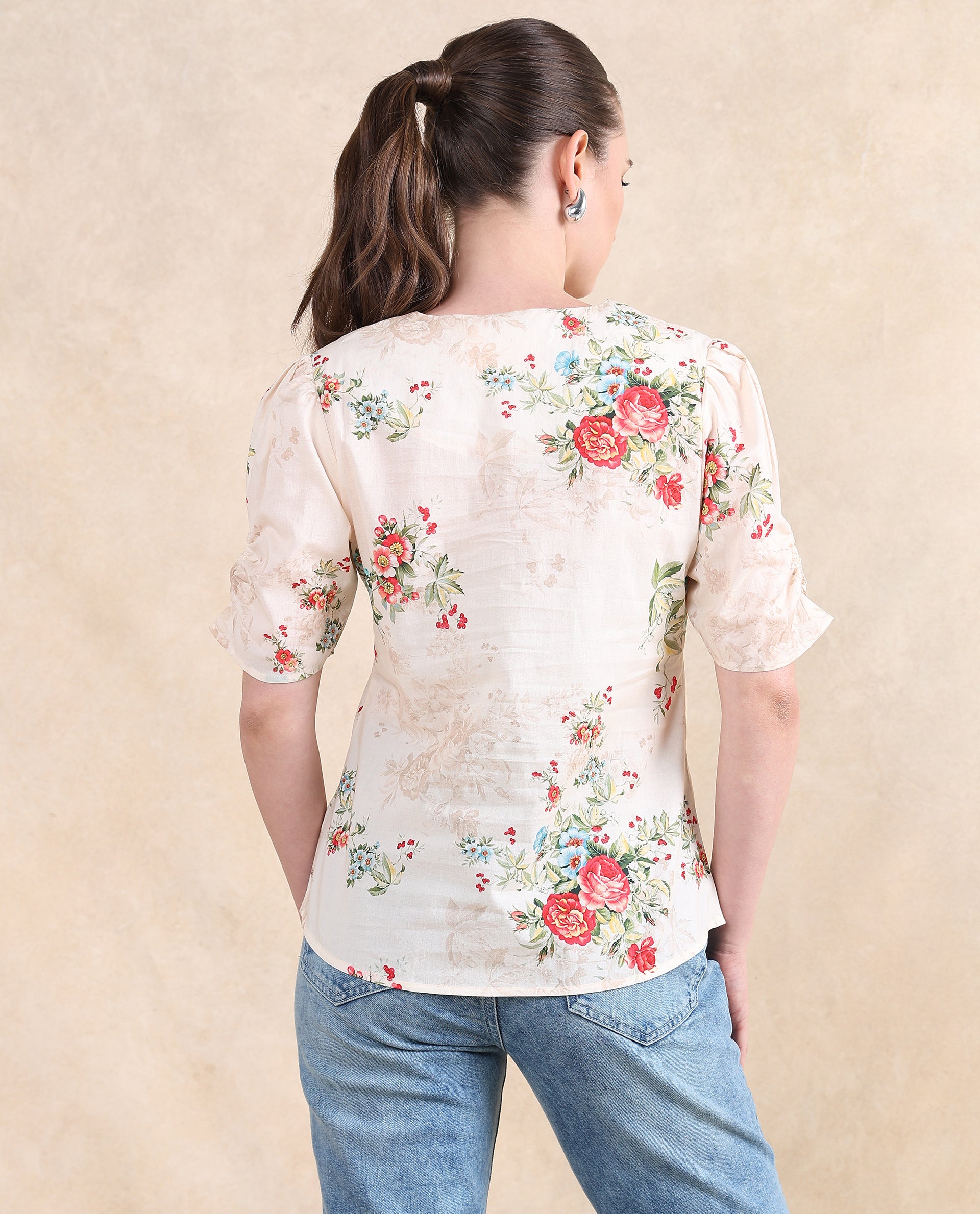 Rareism Women Zamora Multi Bell Sleeves V-Neck Cropped Floral Print Top