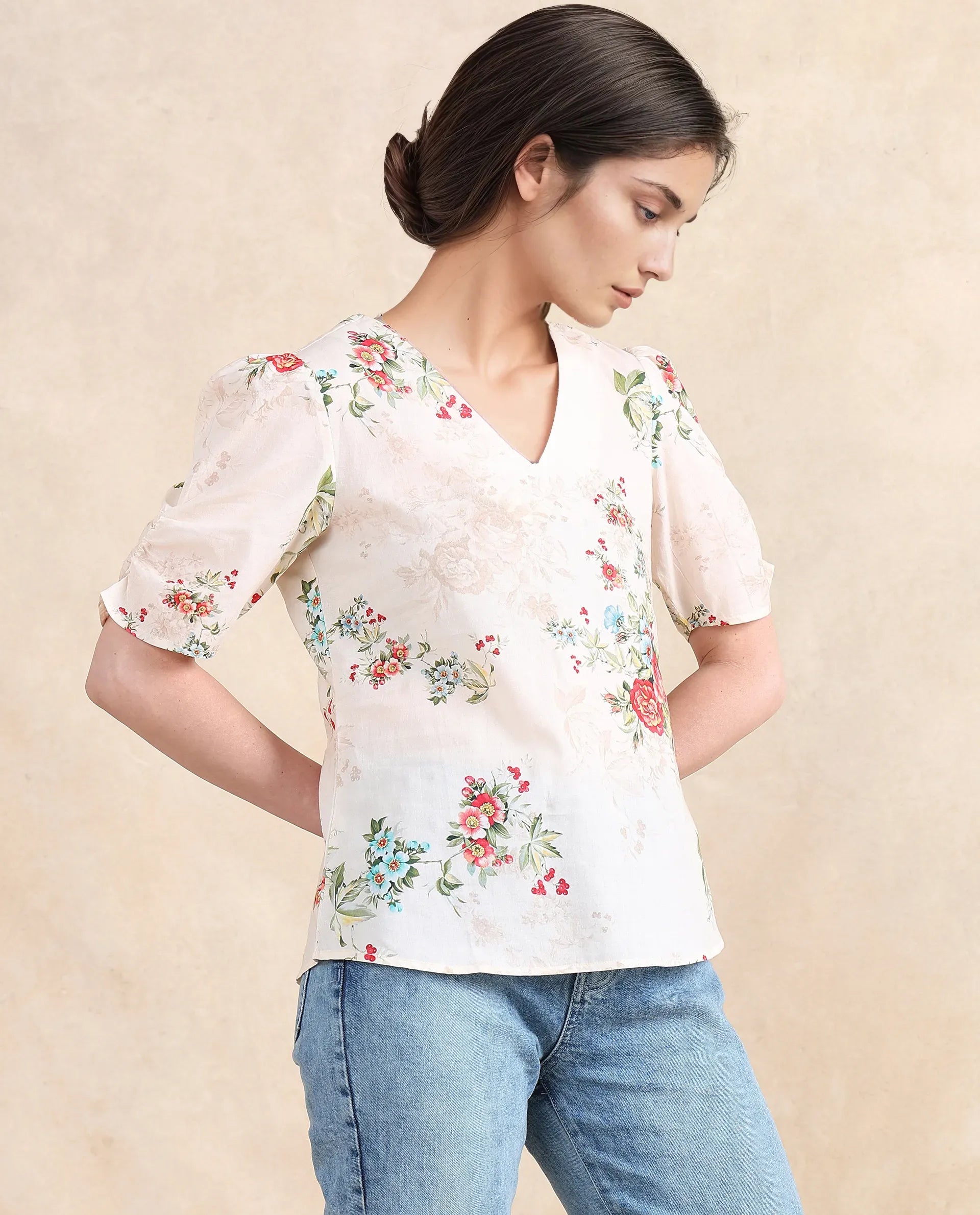 Rareism Women's Zamora Multi Cotton V-Neck Floral Print Bell Sleeve Crop Regular Fit Top