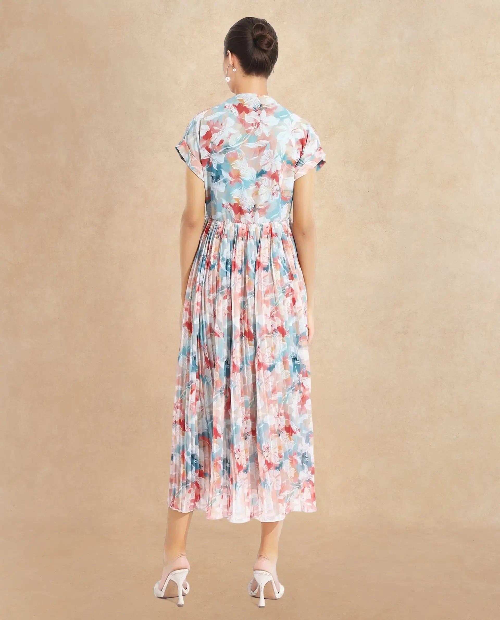 Rareism Women Zinuzu Light Multi Extended Sleeves V-Neck Fit And Flare Midi Floral Print Dress