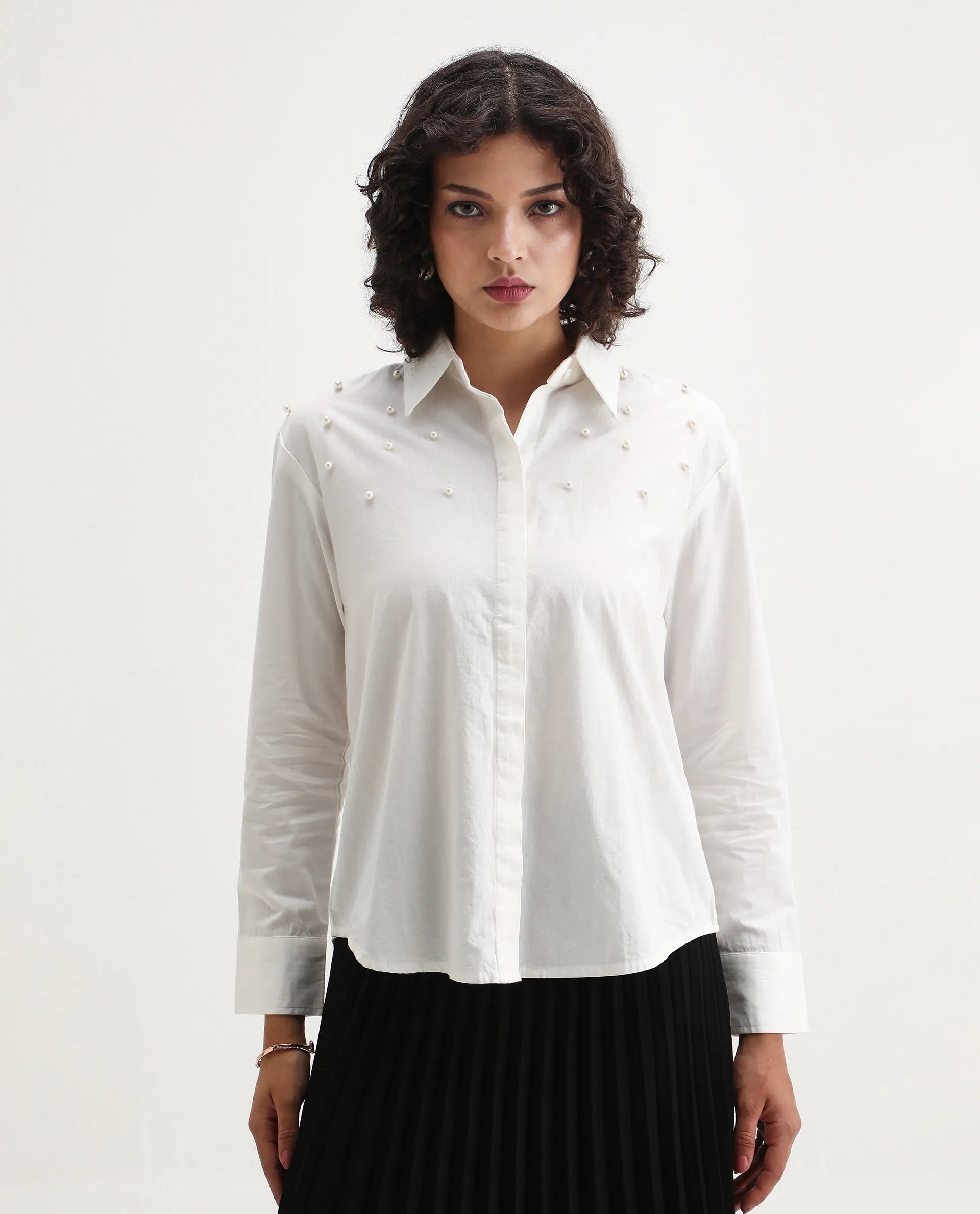 Rareism Women's Bhanik White Cotton Spread Collar Plain Cuffed Sleeve Regular Fit Shirt