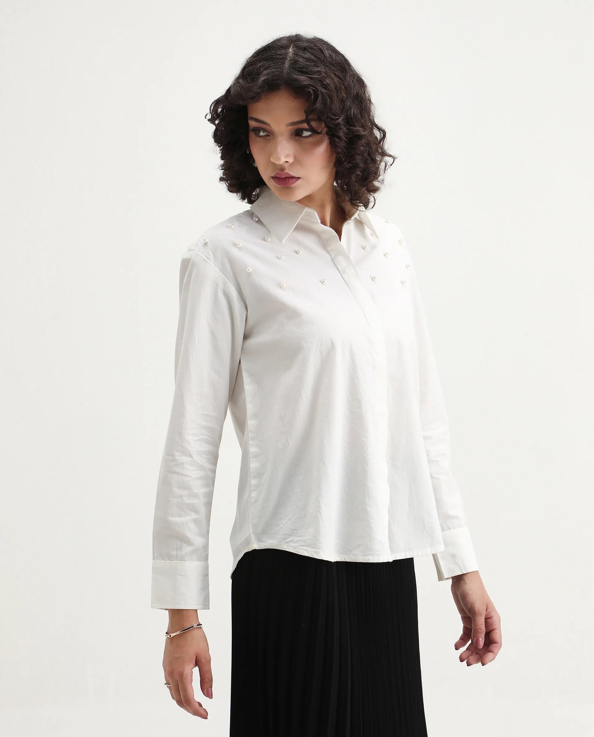 Rareism Women's Bhanik White Cotton Spread Collar Plain Cuffed Sleeve Regular Fit Shirt