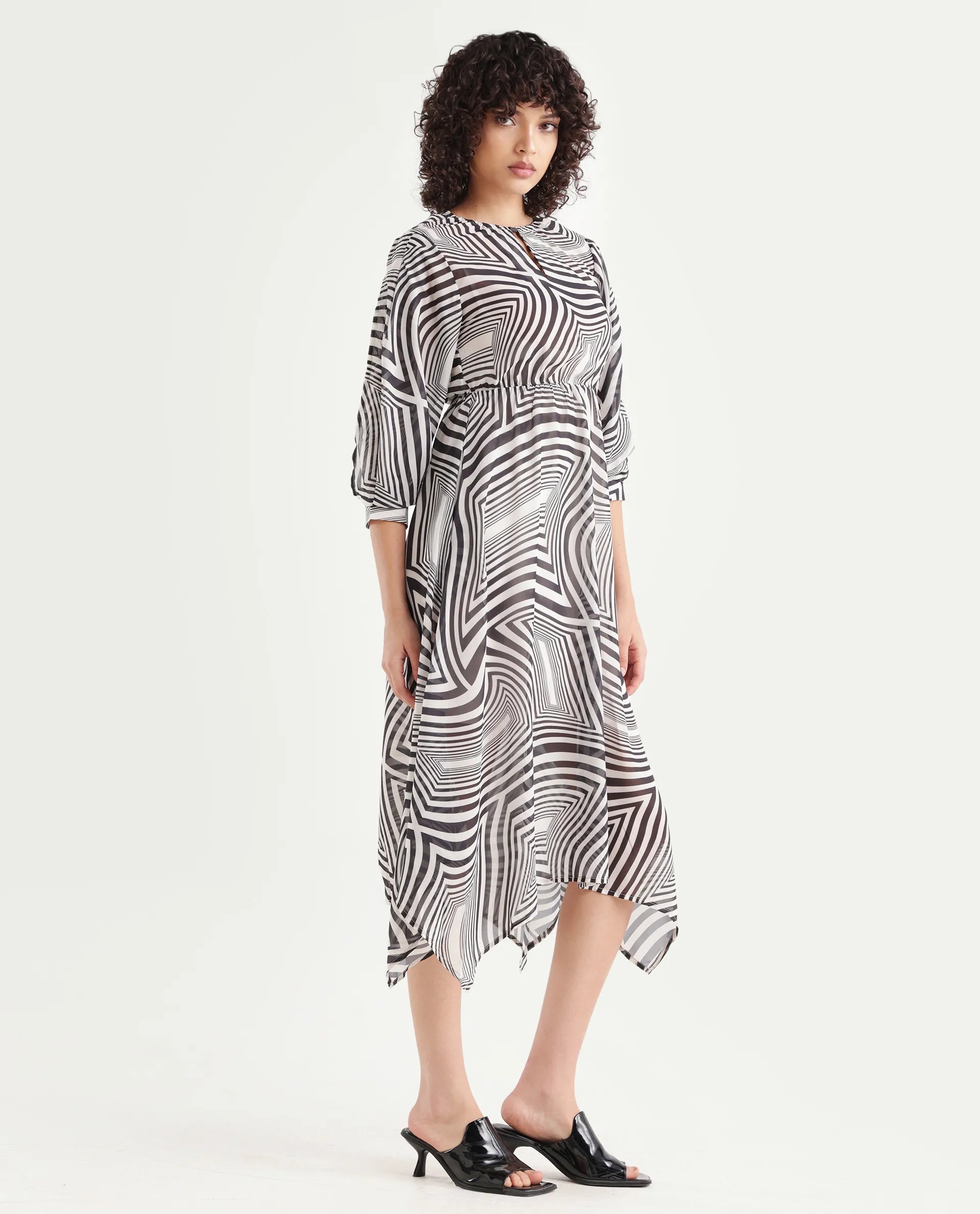 Rareism Women's Dilob Black Polyester Drop Collar Abstract Print Cuffed Sleeve Maxi Flared Dress