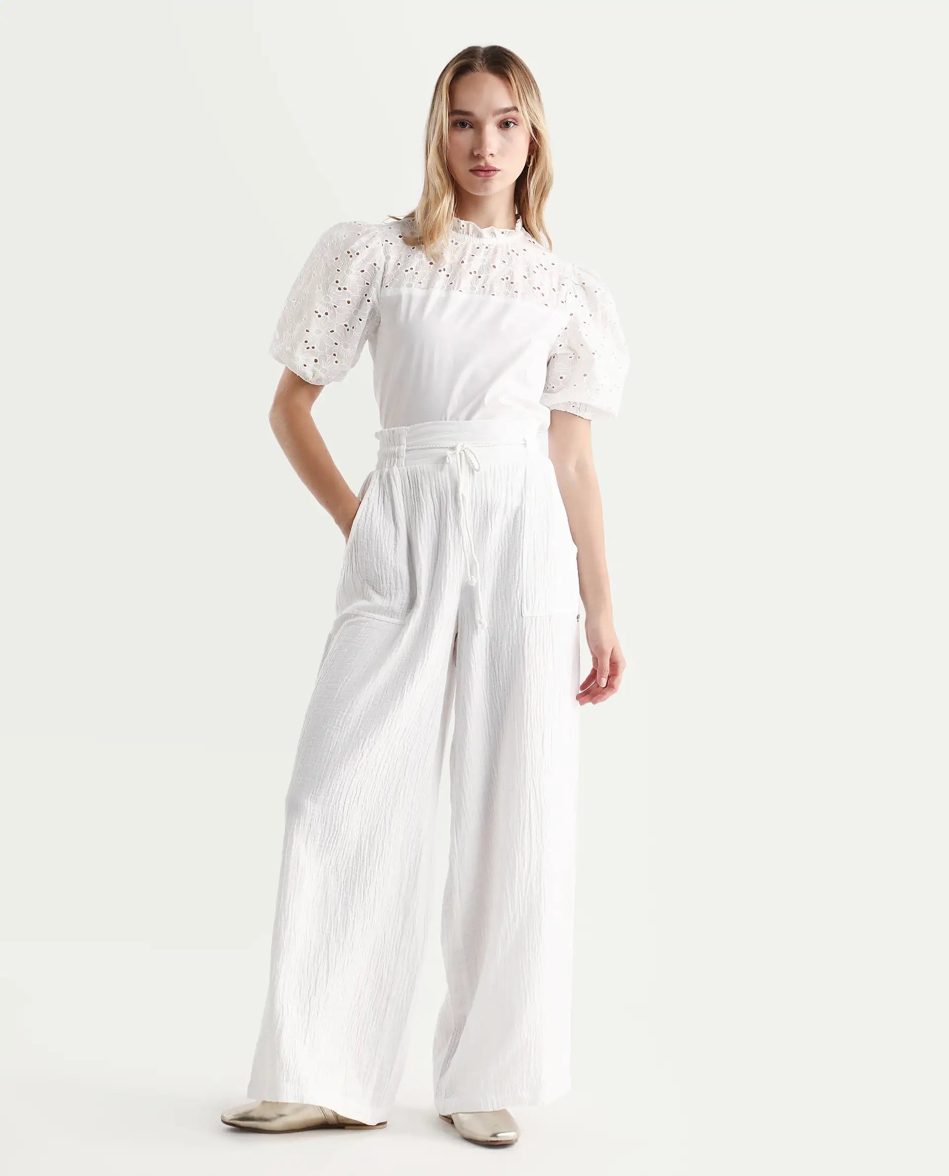 Rareism Women's Dunzon White Cotton Sweetheart Neck Plain Puff Sleeves Regular Fit Top