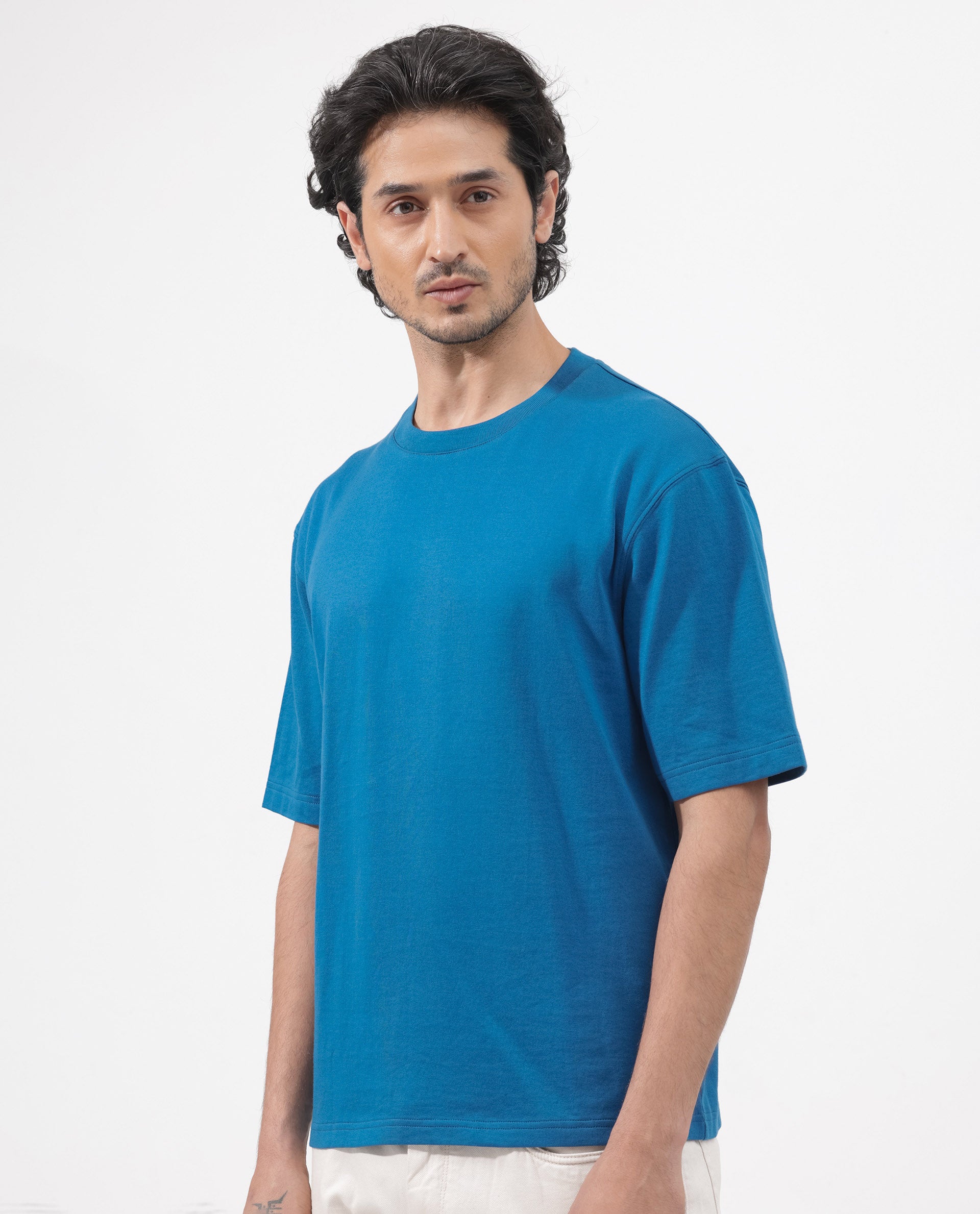 Rare Rabbit Men's Gallos Blue Short Sleeve Oversized Solid T-Shirt