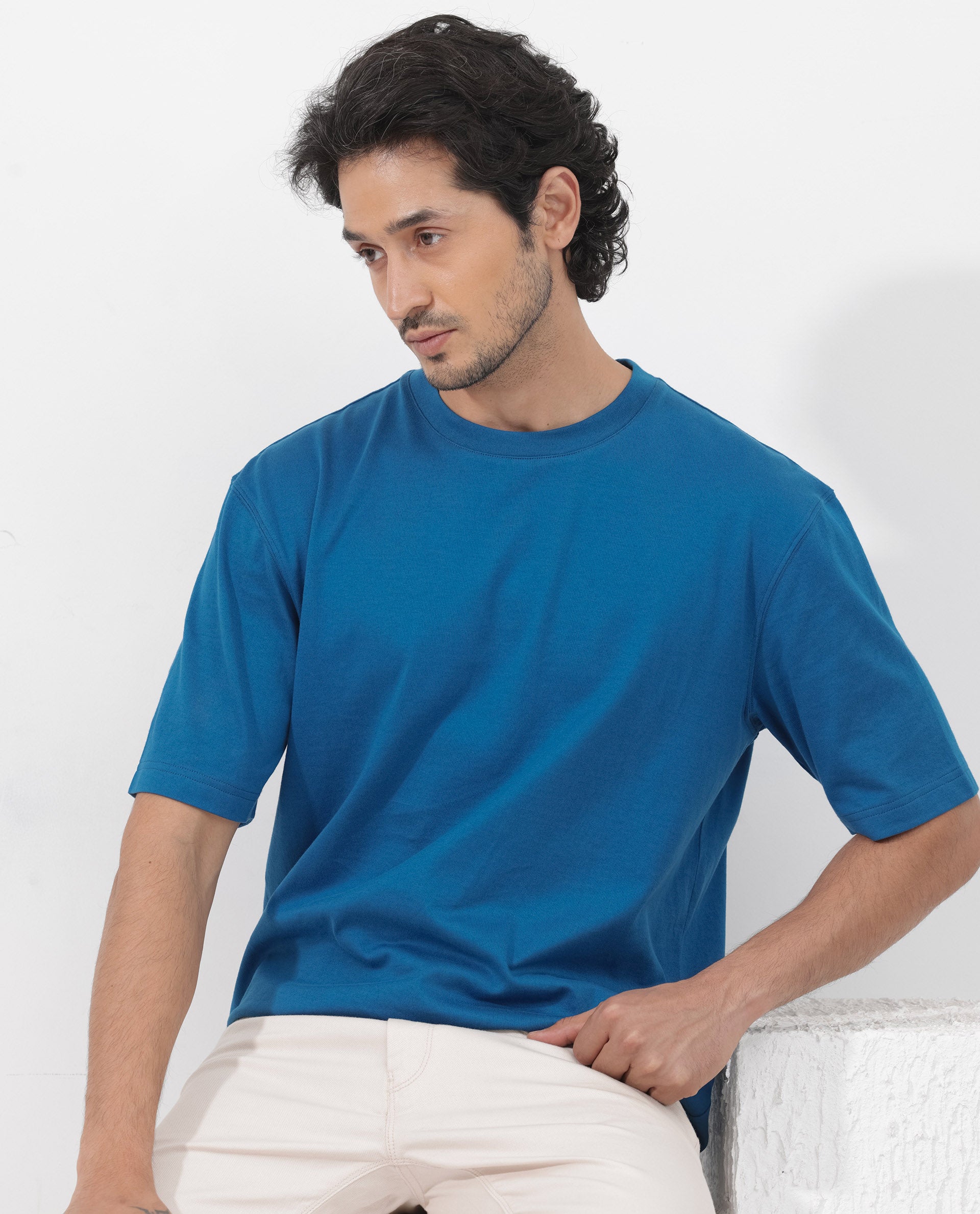 Rare Rabbit Men's Gallos Blue Short Sleeve Oversized Solid T-Shirt