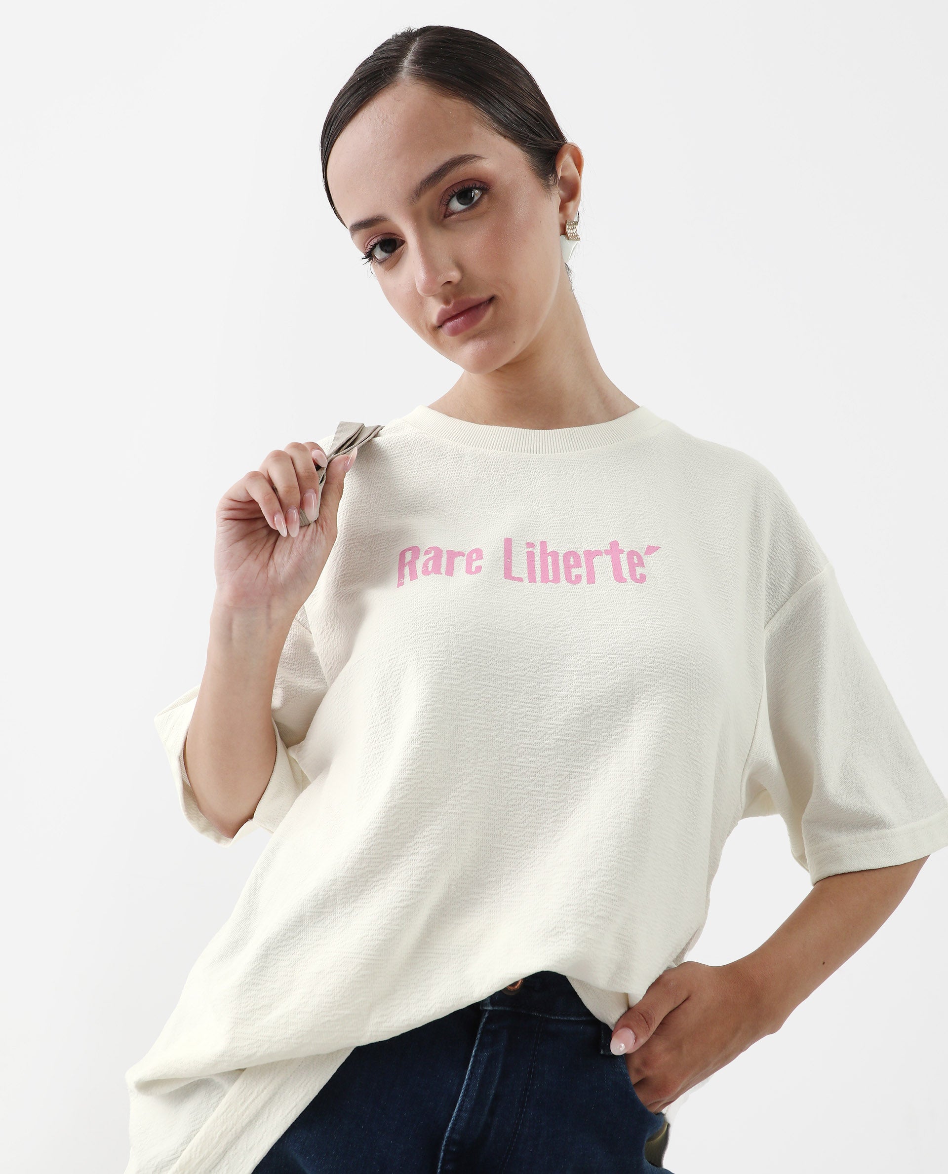 Rareism Women's Wahre Off White Cotton Crew Neck Graphic Print Oversized T-Shirt
