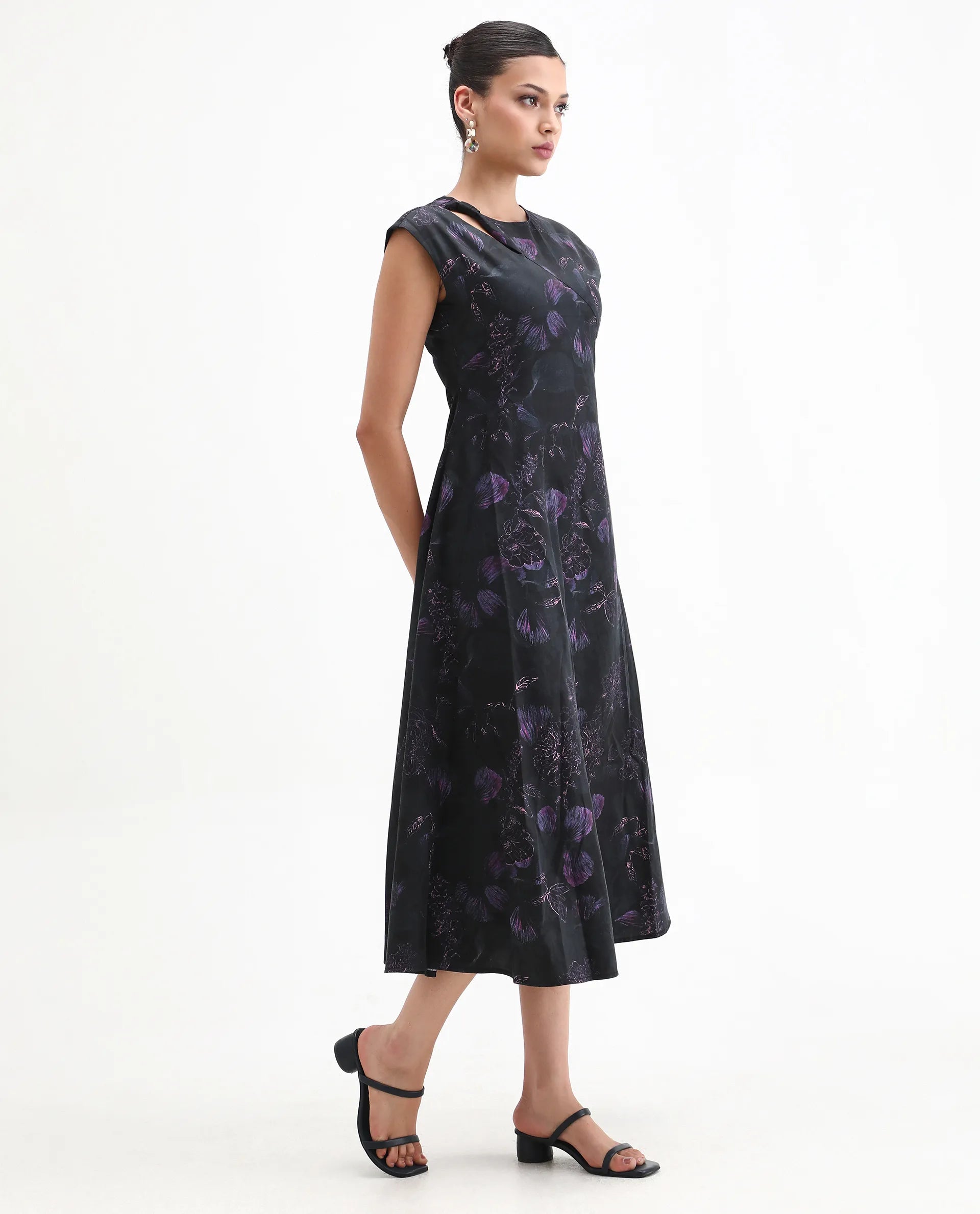 Rareism Women's Jetro Black Cotton Blend Round Neck Fit And Flare Floral Print Dress