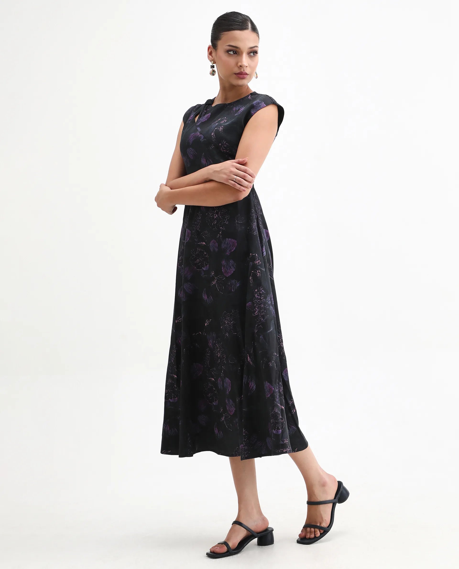 Rareism Women's Jetro Black Cotton Blend Round Neck Fit And Flare Floral Print Dress