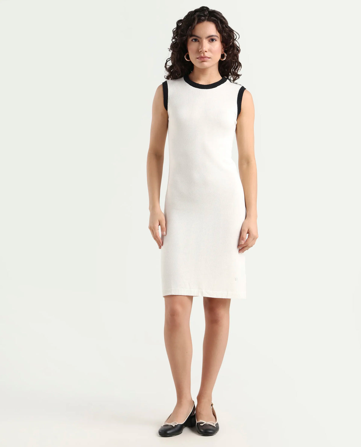 Rareism Women's Knitso Off White Viscose Crew Neck Plain Sleeveless Knee Length Regular Fit Sweater