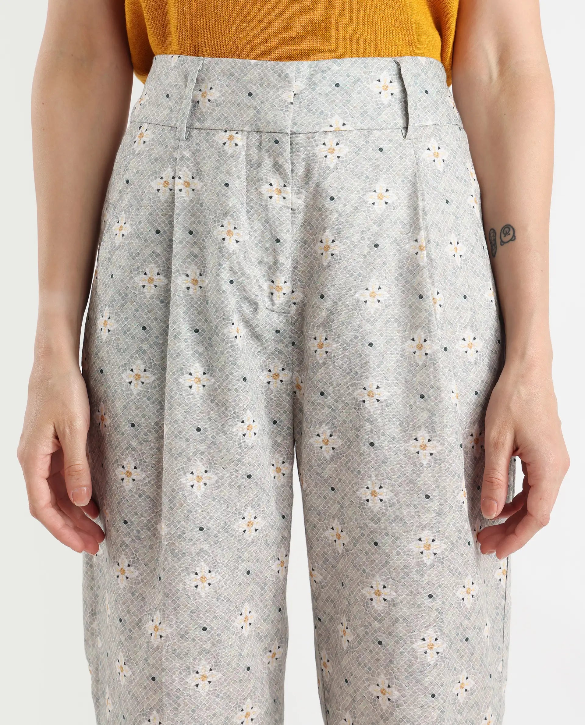 Rareism Women's Kuzal Light Grey Cotton Blend Floral Print Ankle Length Straight Fit Trouser