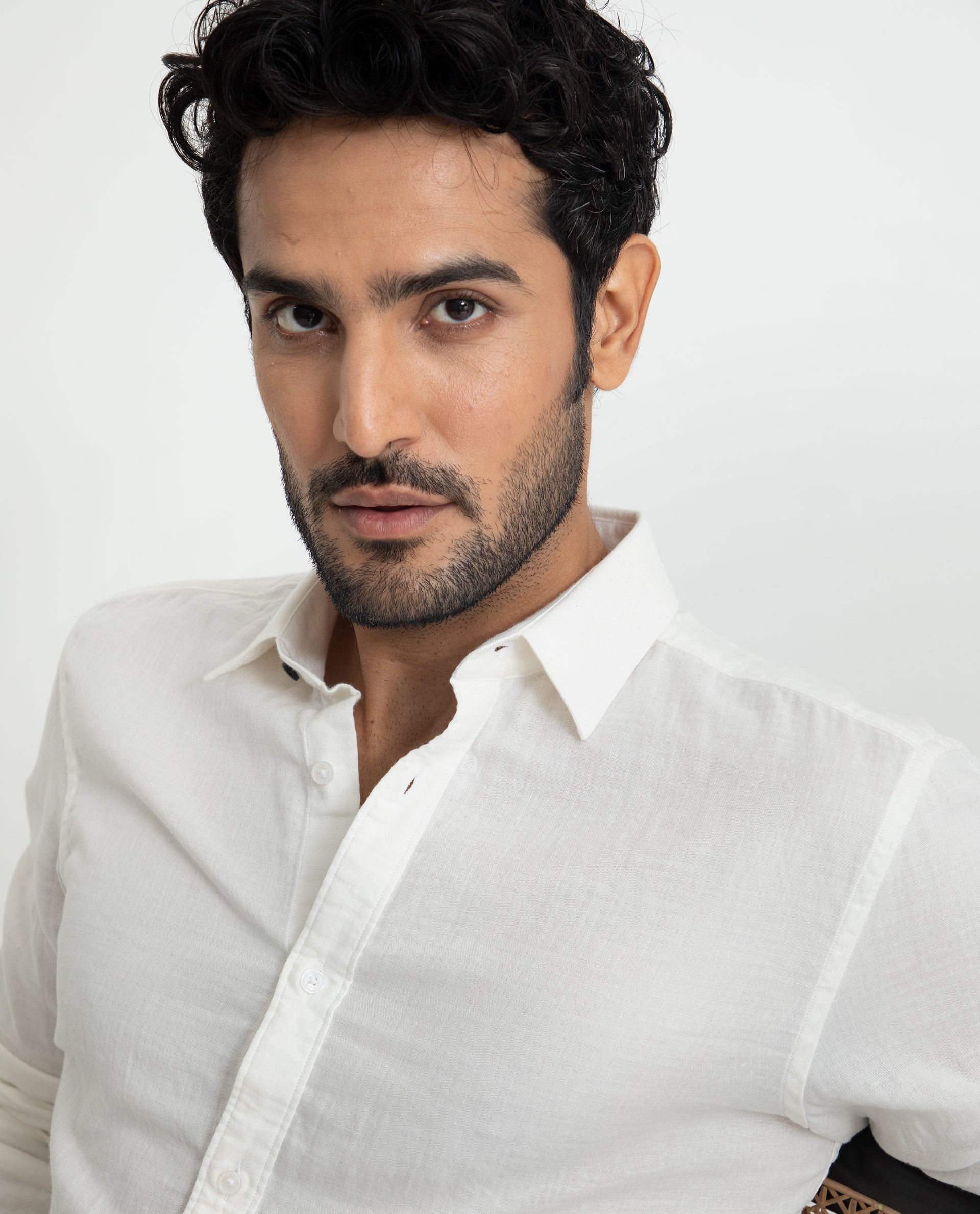 Rare Rabbit Men's Layerrs White Cotton Fabric Full Sleeves Solid Shirt