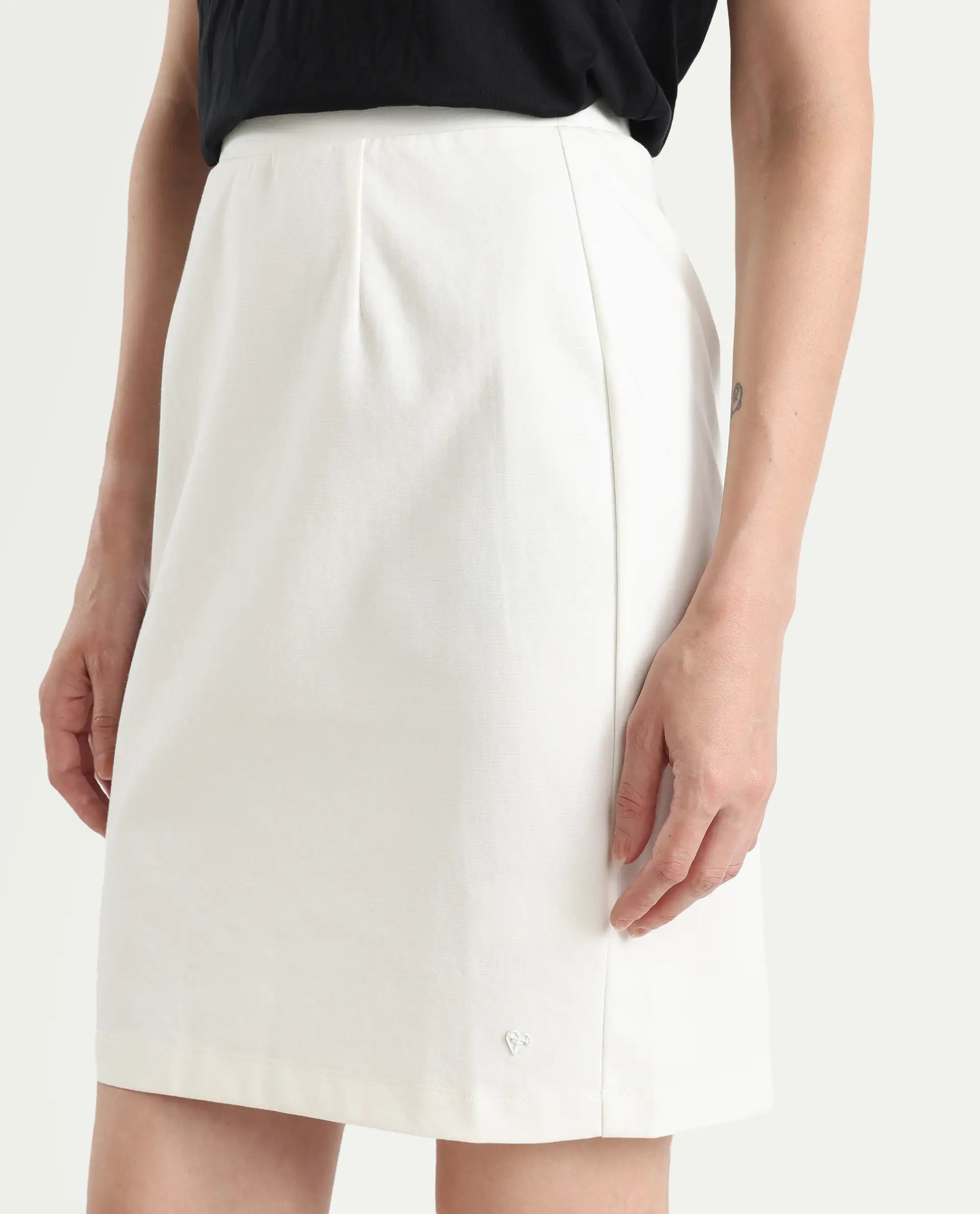 Rareism Women's Melunia White Polyester Blend Plain Knee Length Straight Fit Skirt