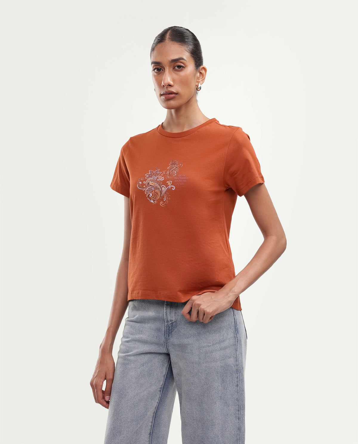 Rareism Women's Ronelps Rust Cotton Crew Neck Regular Paisley T-Shirt