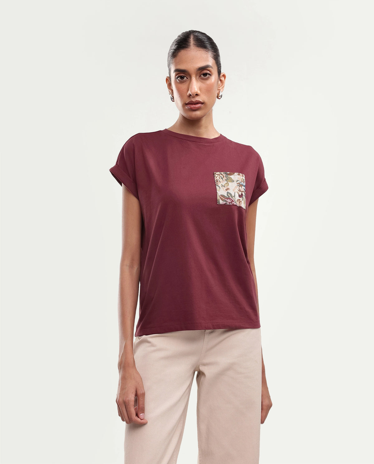 Rareism Women's Tasses Dark Maroon Cotton Blend Crew Neck Relaxed Jacquard T-Shirt