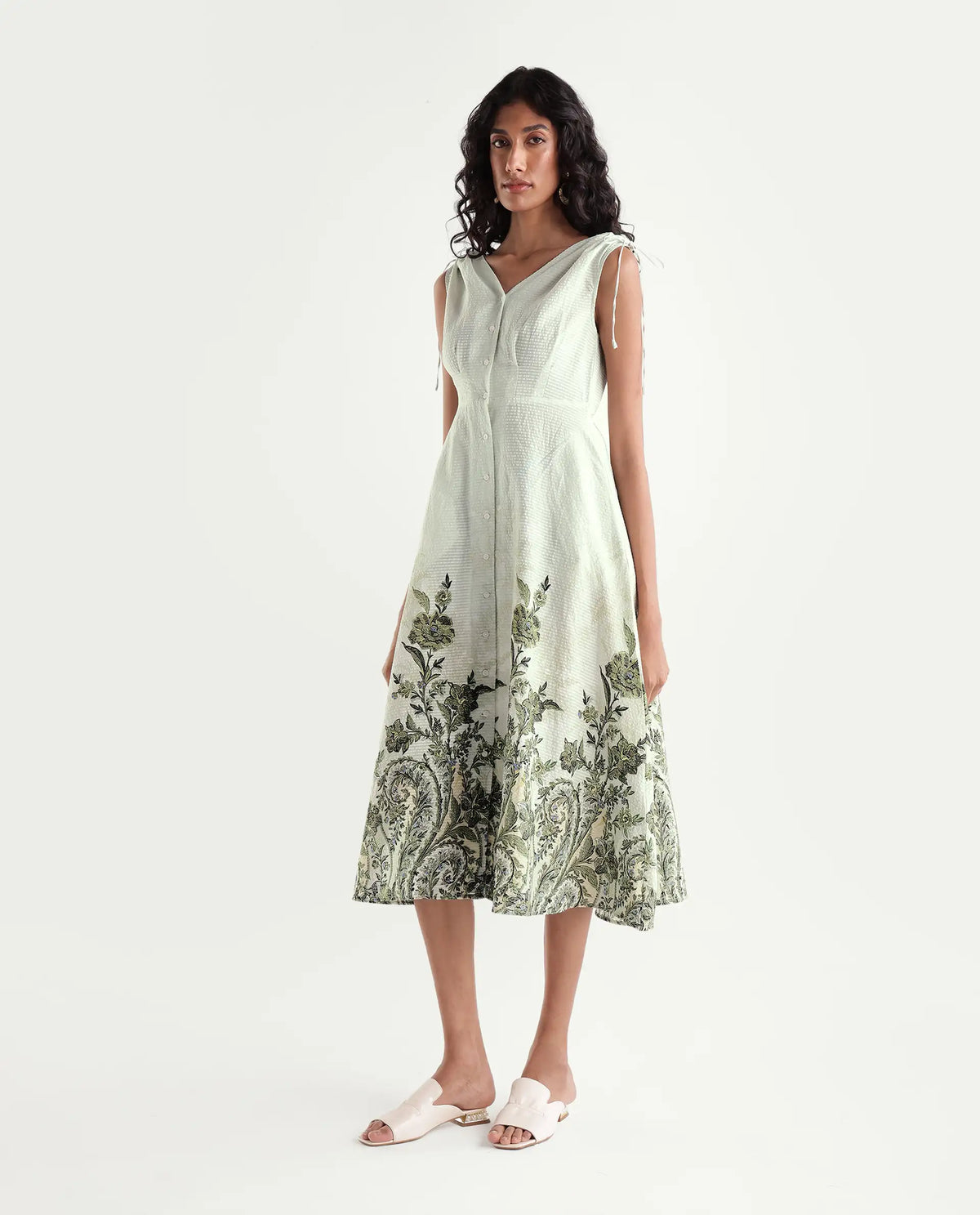 Rareism Women's Zurumi Pastel Green Cotton V-Neck Fit And Flare Floral Print Dress