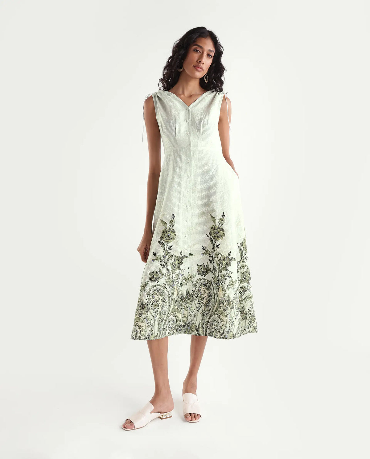 Rareism Women's Zurumi Pastel Green Cotton V-Neck Fit And Flare Floral Print Dress