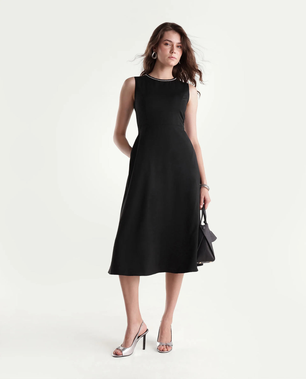 Rareism Women's Xenno Black Polyester Crew Neck Sheath Plain Dress