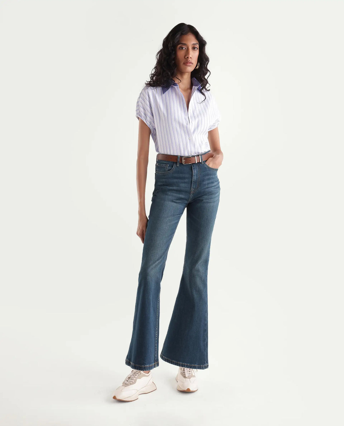 Rareism Women's Bute-4 Blue Cotton Blend Shank And Zipper Bootcut Plain Jeans