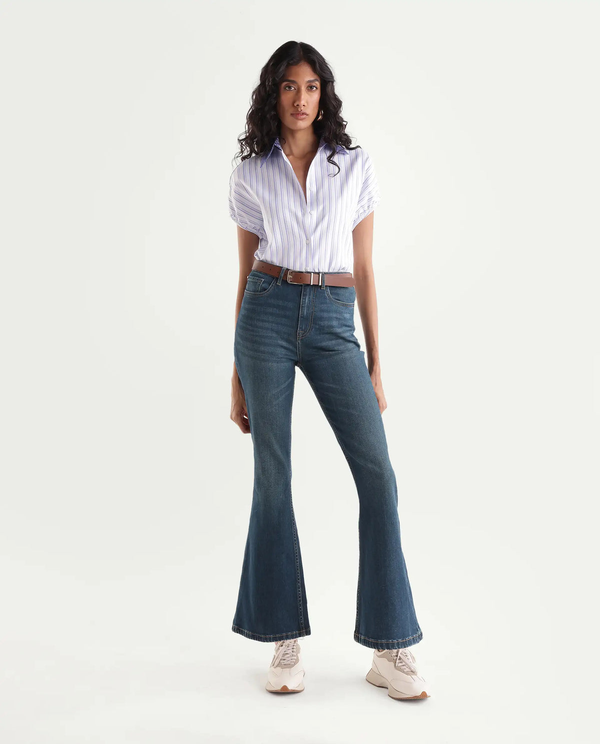 Rareism Women's Bute-4 Blue Cotton Blend Shank And Zipper Bootcut Plain Jeans