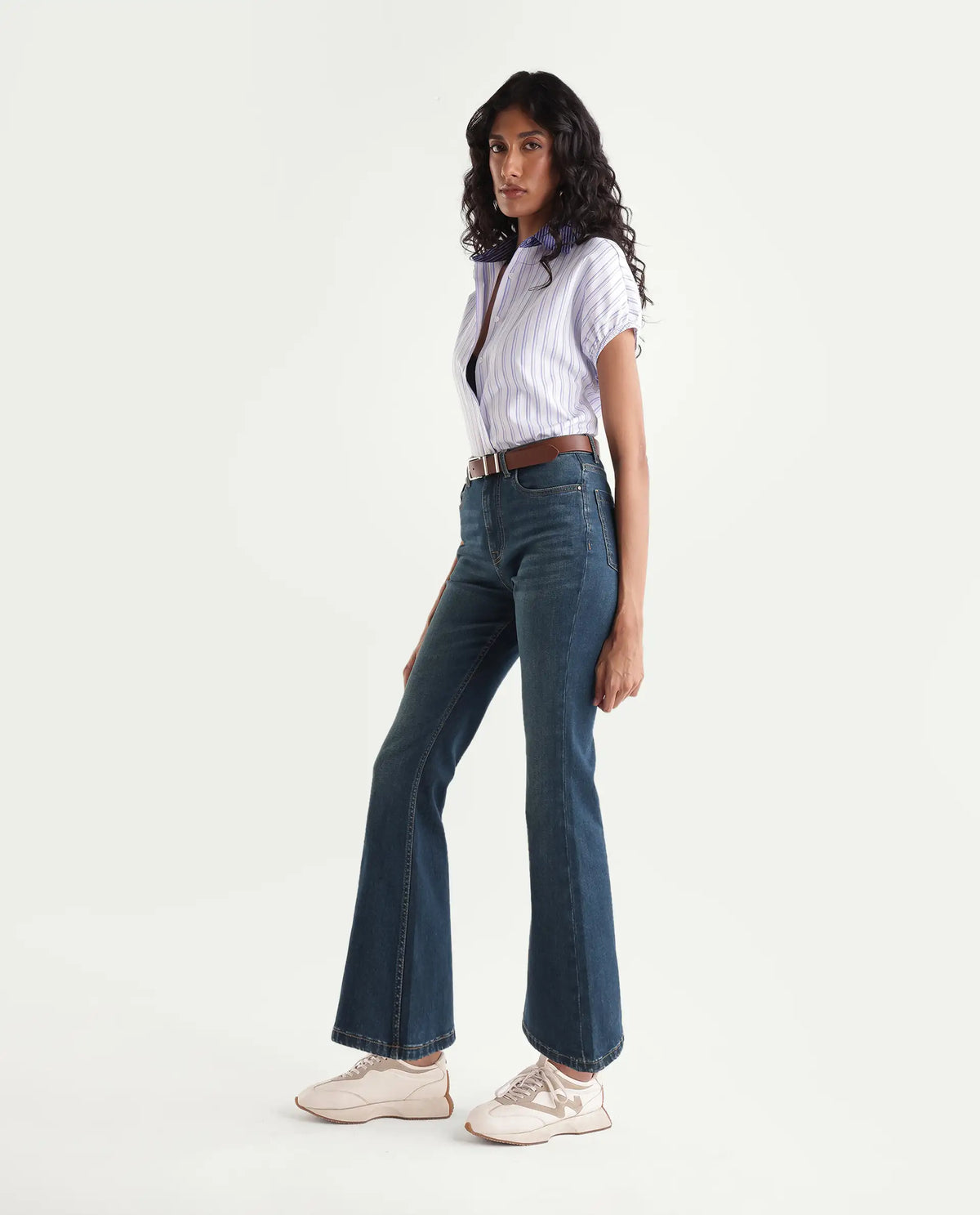 Rareism Women's Bute-4 Blue Cotton Blend Shank And Zipper Bootcut Plain Jeans