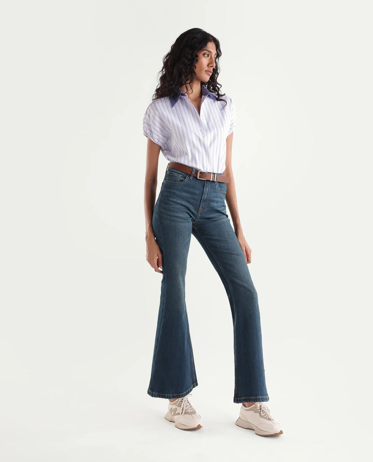 Rareism Women's Bute-4 Blue Cotton Blend Shank And Zipper Bootcut Plain Jeans