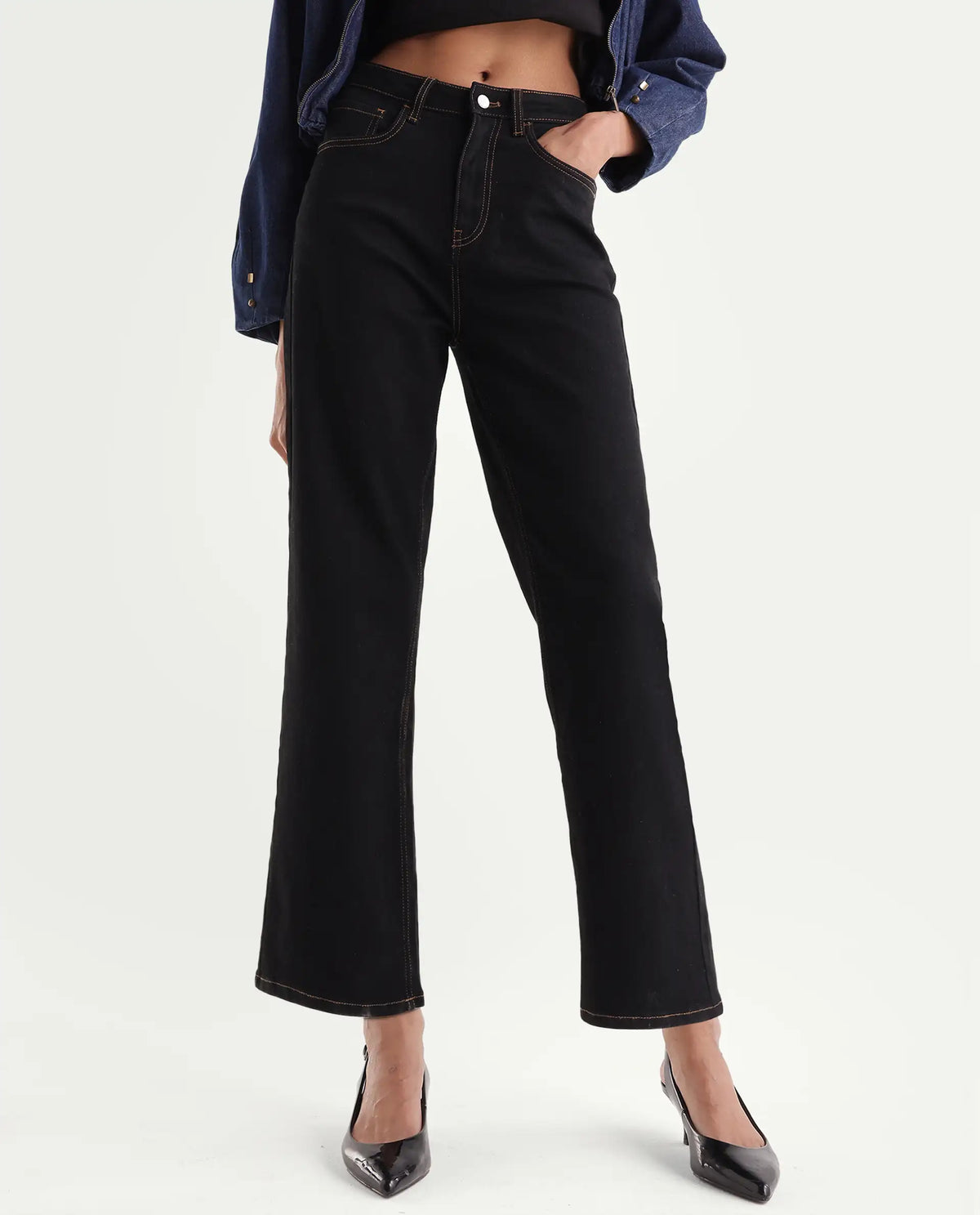 Rareism Women's Strank-3 Dark Black Cotton Blend Shank And Zipper Ankle Straight Plain Jeans