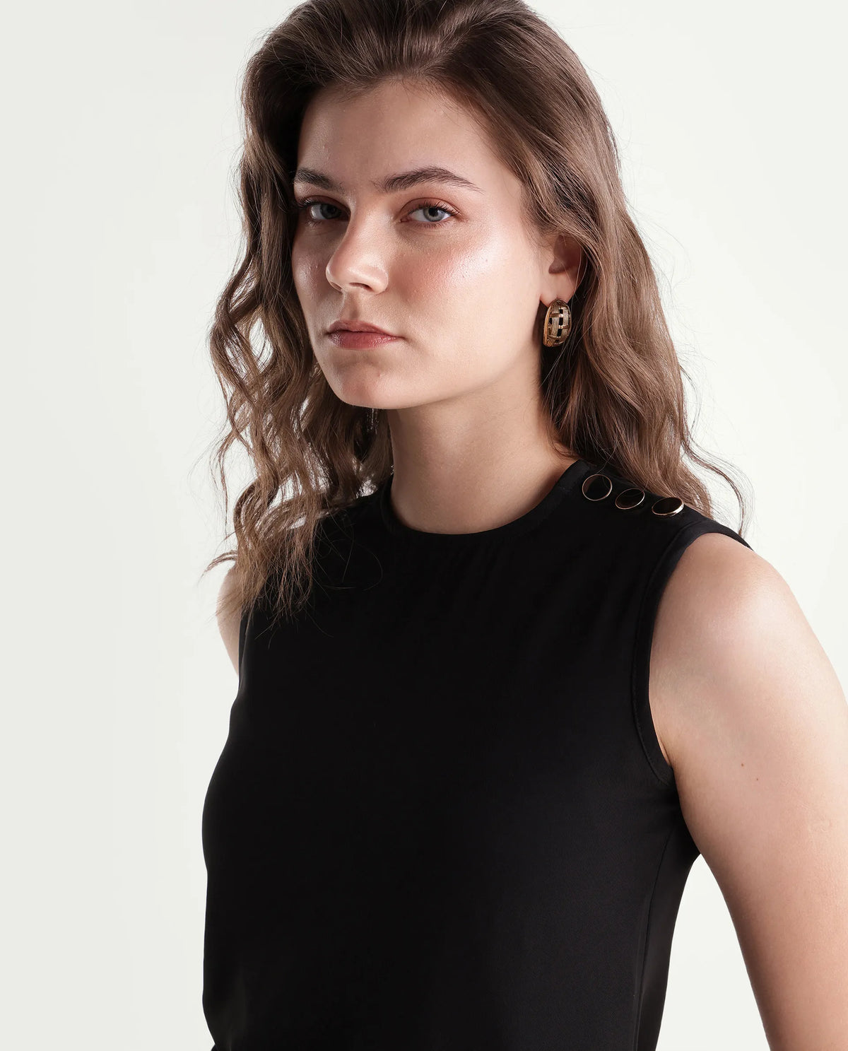 Rareism Women's Qilo Black Polyester Crew Neck Regular Plain Top