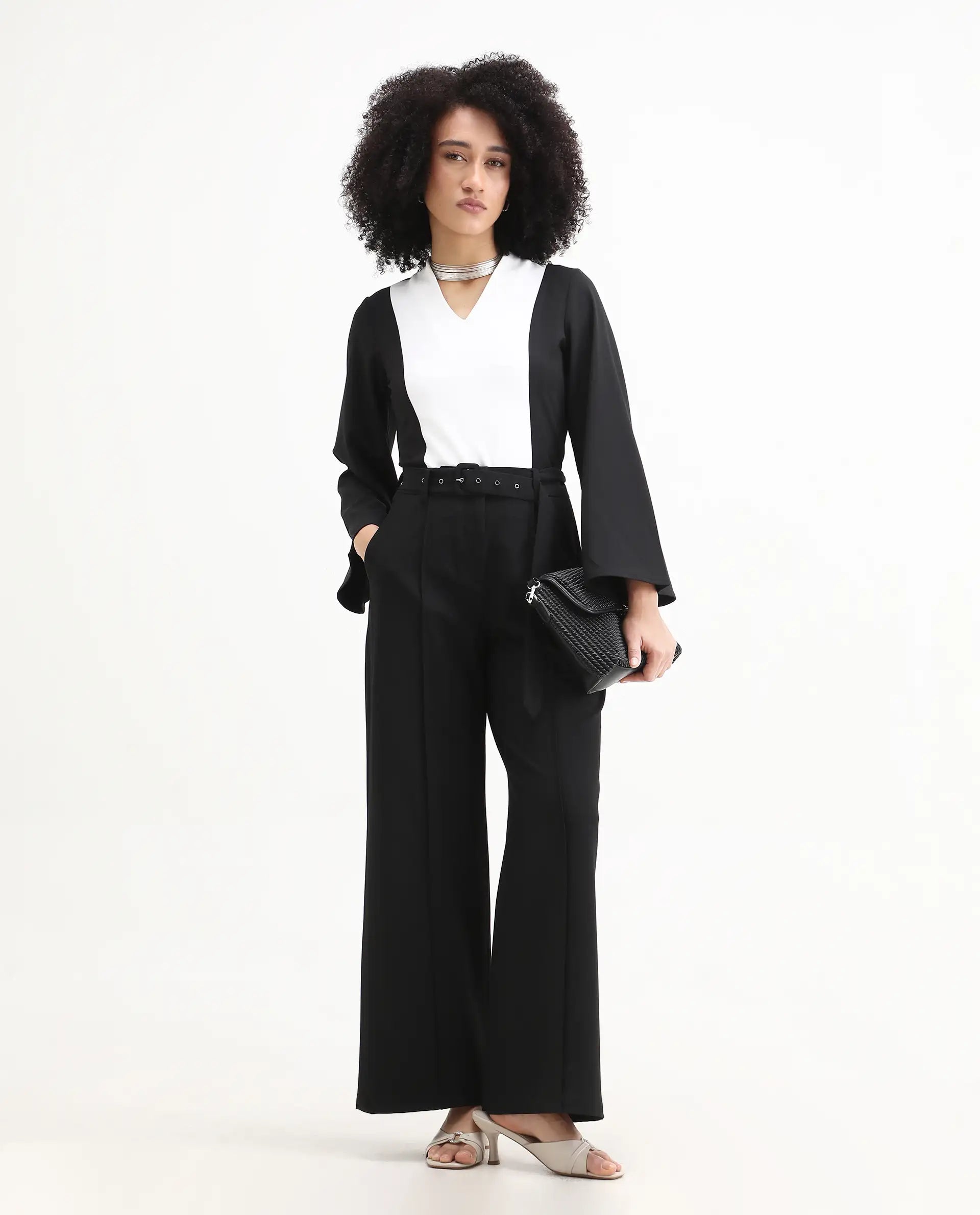 Rareism Women's Sanchiyi Black Twill V-Neck Color Block Regular Fitted Top