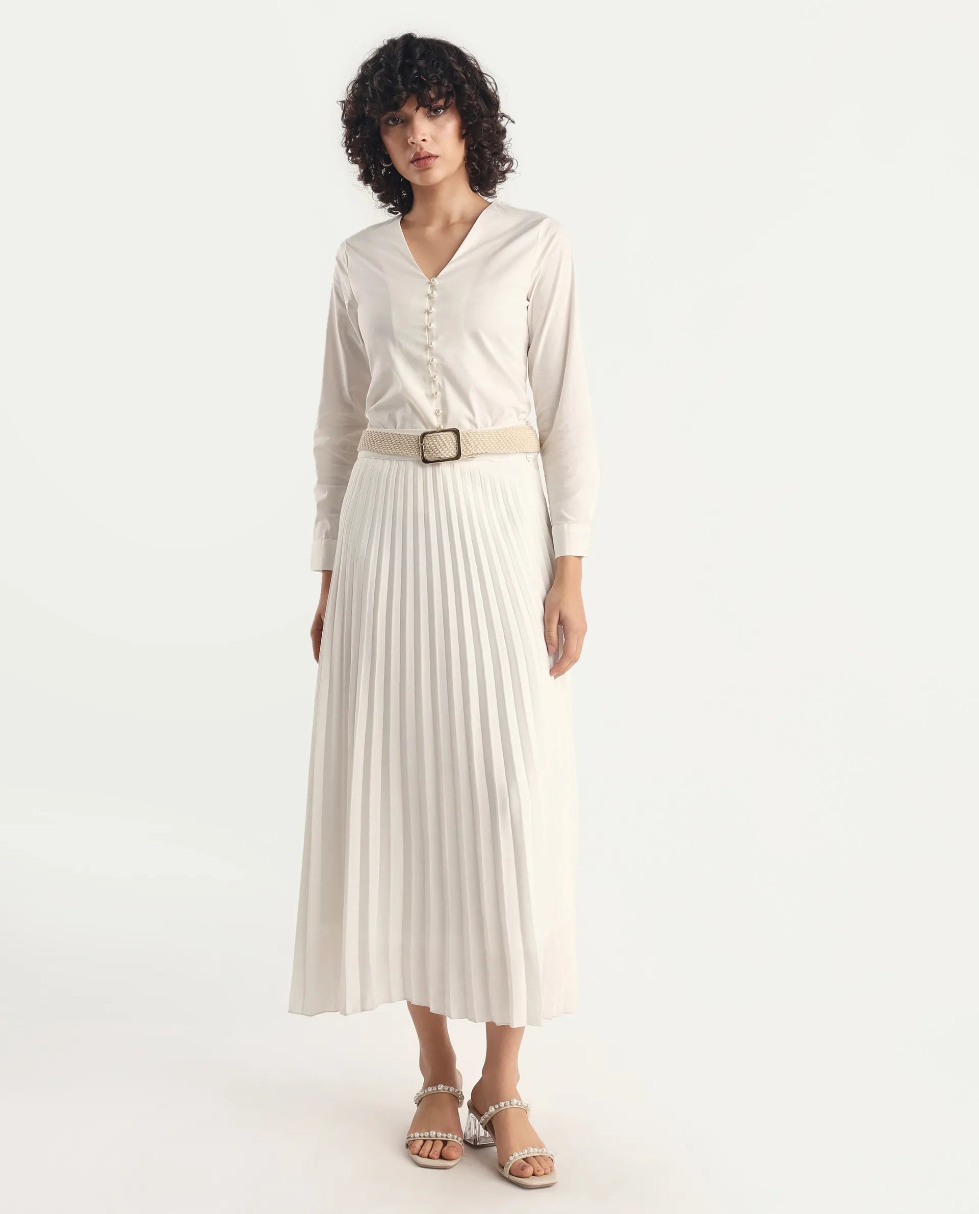 Rareism Women's Starbs Off White Cotton V-Neck Plain Cuffed Sleeve Regular Fit Top