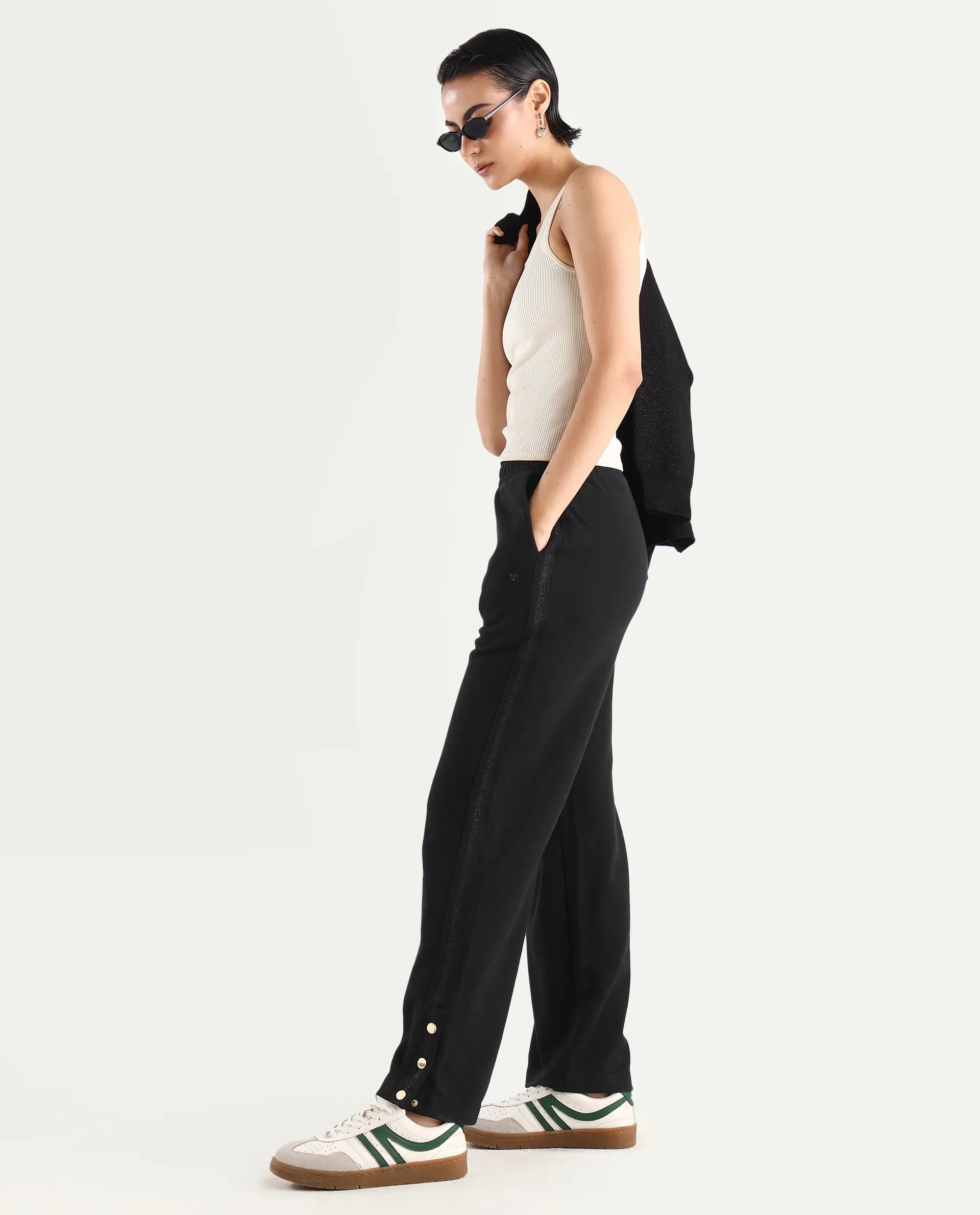 Rareism Women's Tappy Black Cotton Blend Plain Ankle Length Regular Fit Track Pant