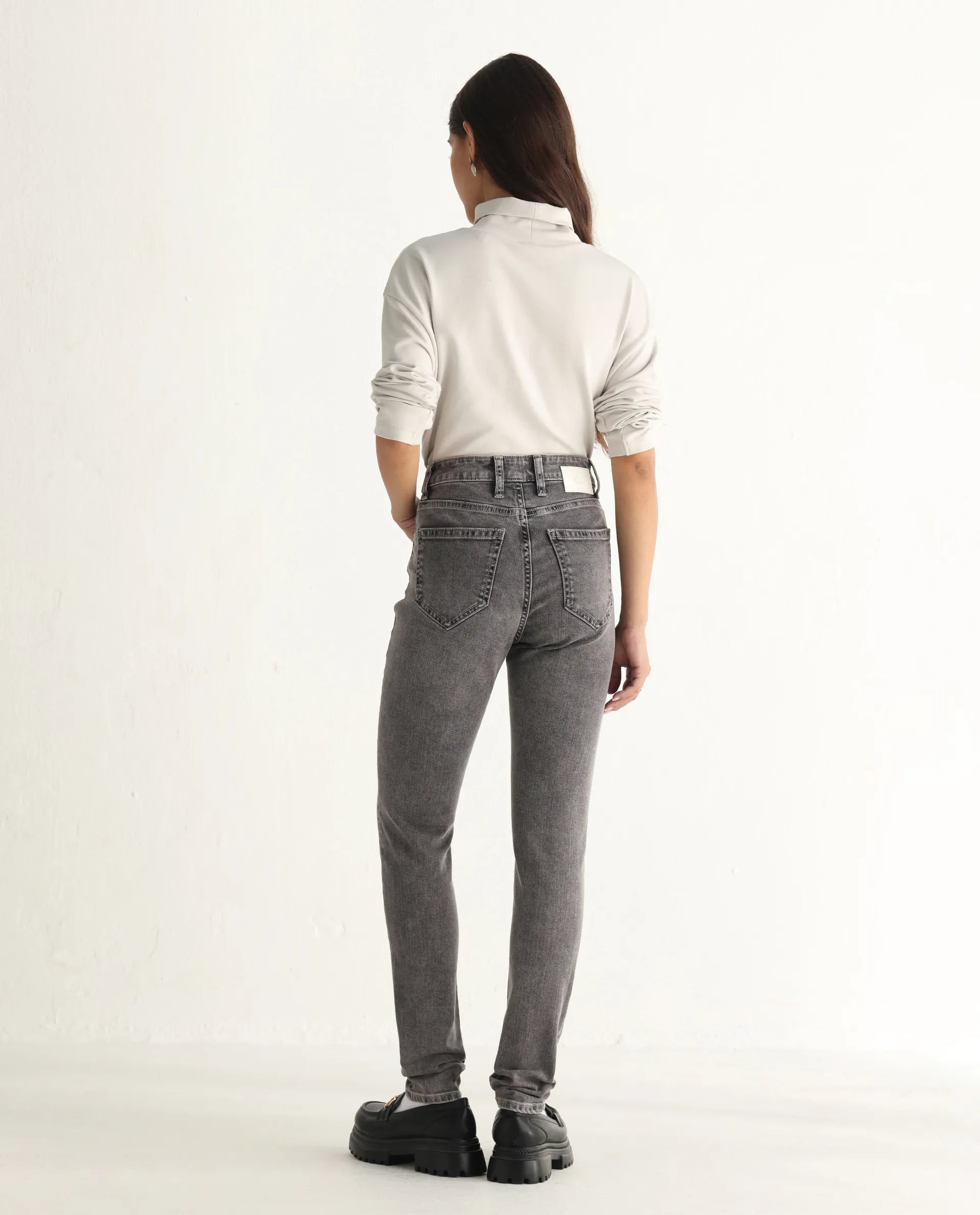 Rareism Women's Zingal Grey Cotton Plain Ankle Length Sleek Skinny Fit Jeans