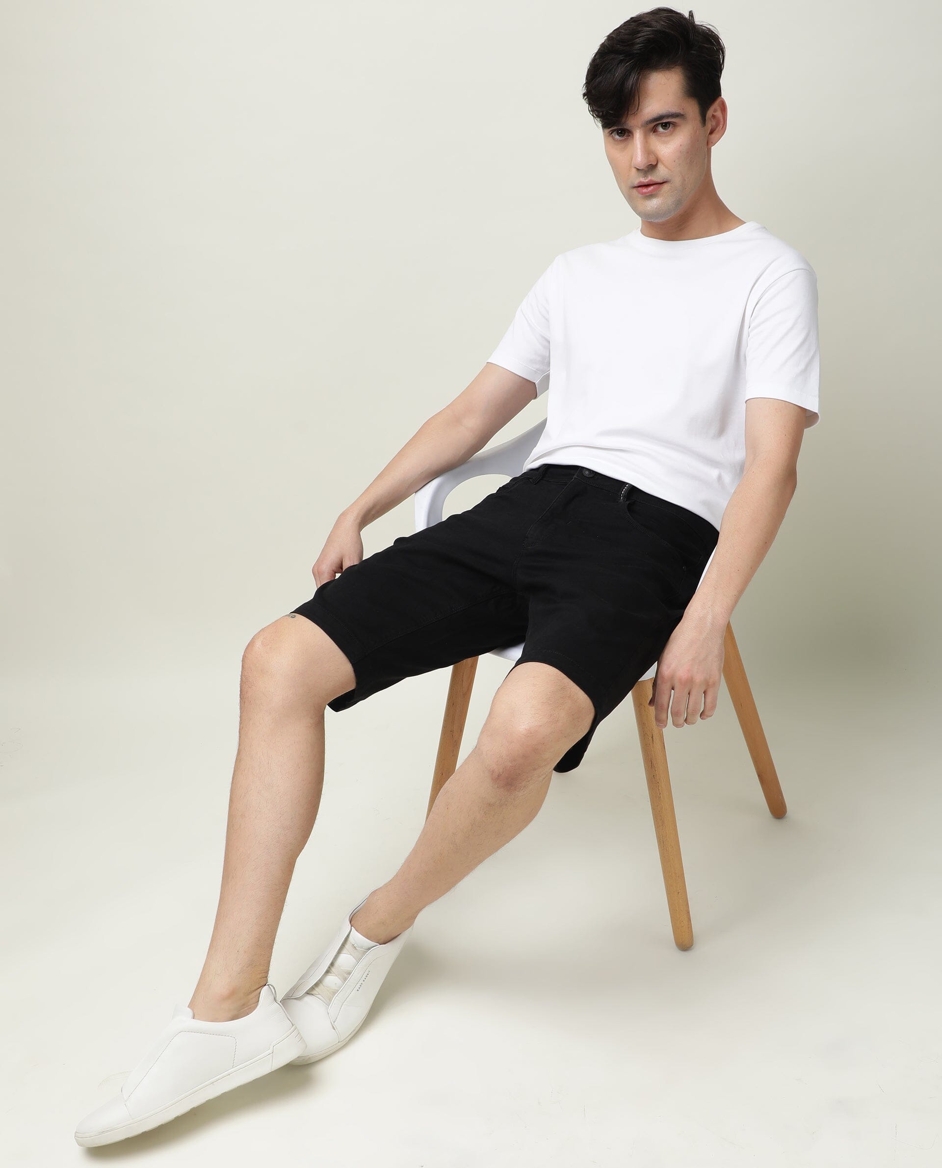 Rare Rabbit Mens Switch Black Slim Fit Mid Rise Knee Length Solid Shorts