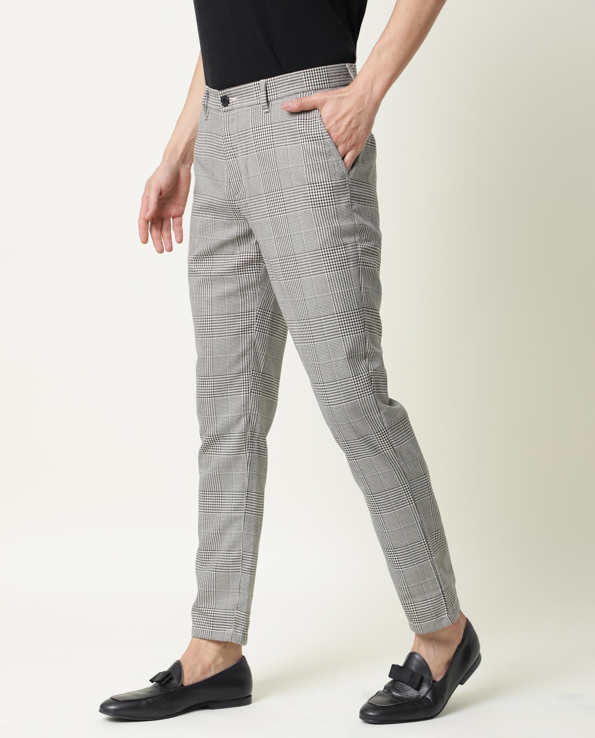 Rare Rabbit Men's Grayson Black Solid Mid-Rise Regular Fit Trouser